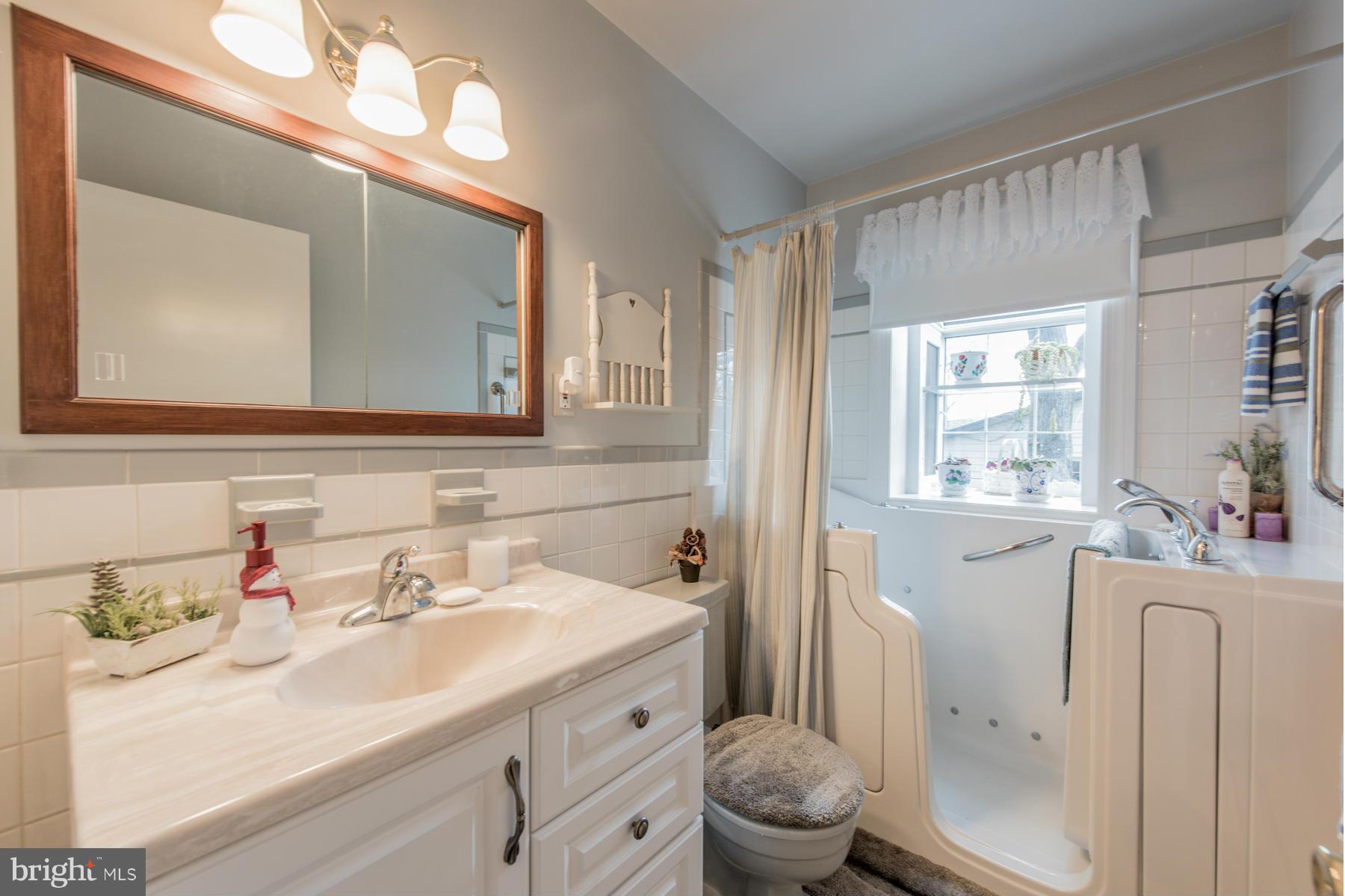 HOWARD HEIGHTS - Residential