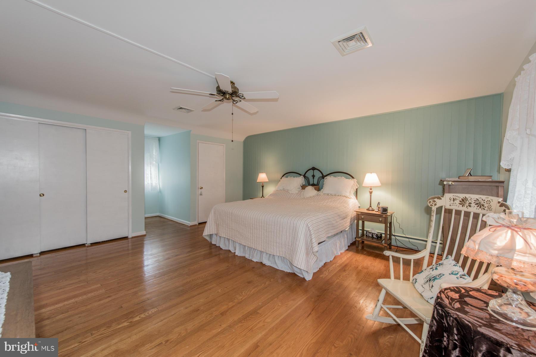 HOWARD HEIGHTS - Residential