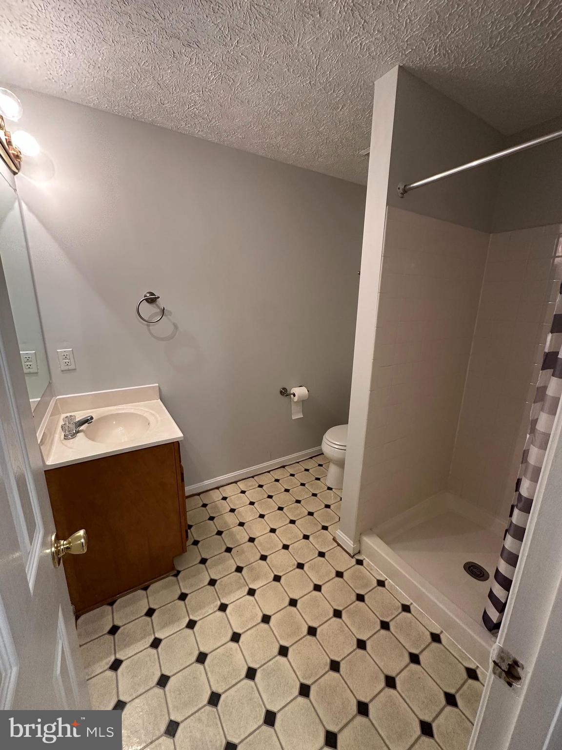 VILLAGE AT SHERANDO - Residential Lease