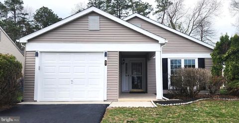 61 FINCHLEY COURT SOUTHAMPTON NJ 08088