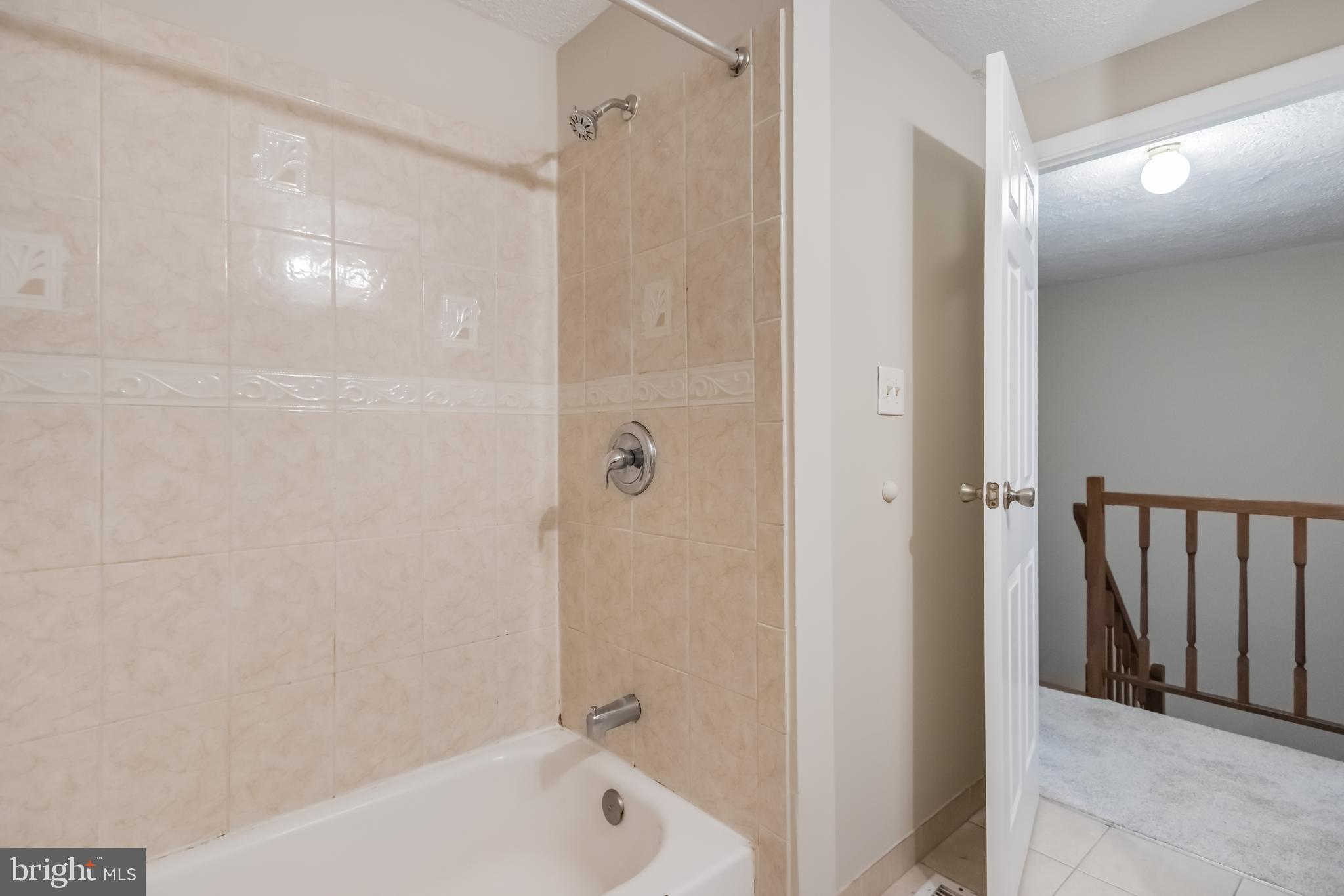 SADDLE CREEK - Residential