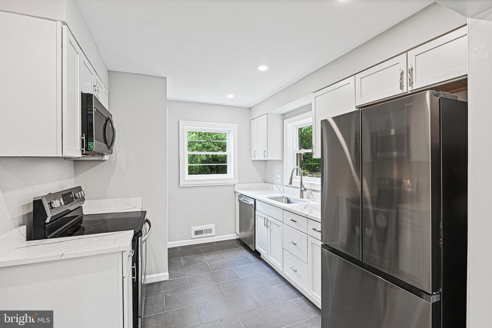 FAIRVIEW - Residential