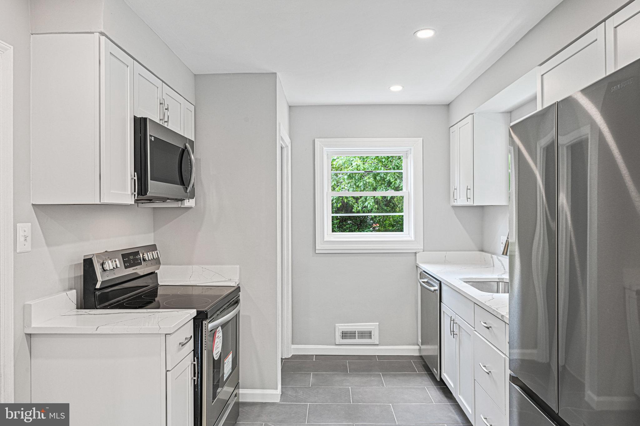 FAIRVIEW - Residential