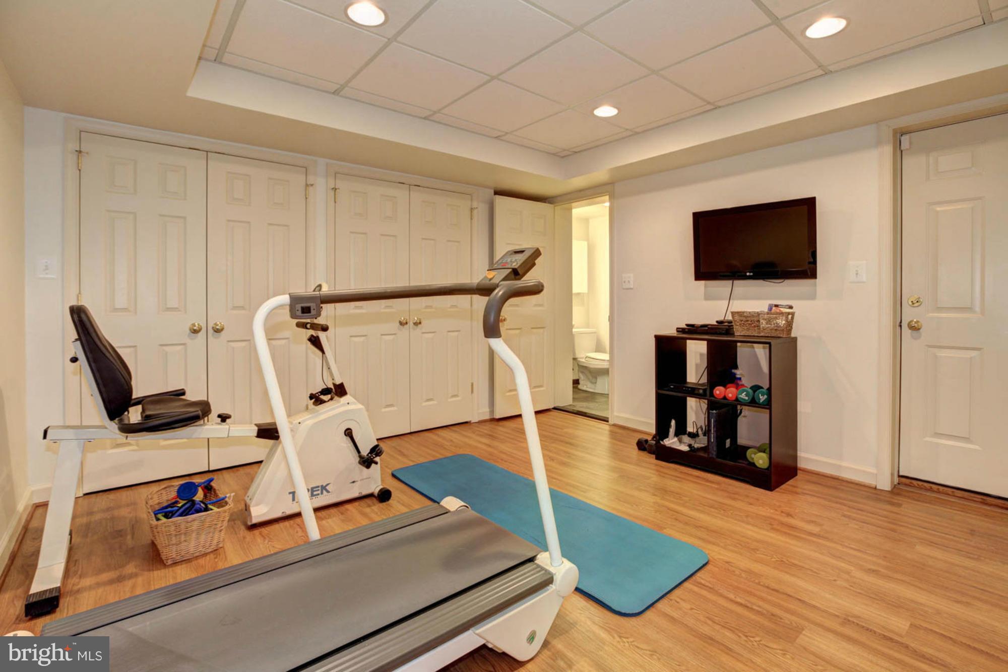 GLEN HILLS - Residential