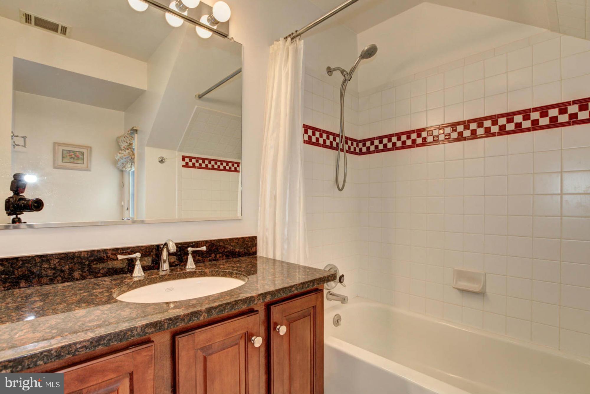 GLEN HILLS - Residential