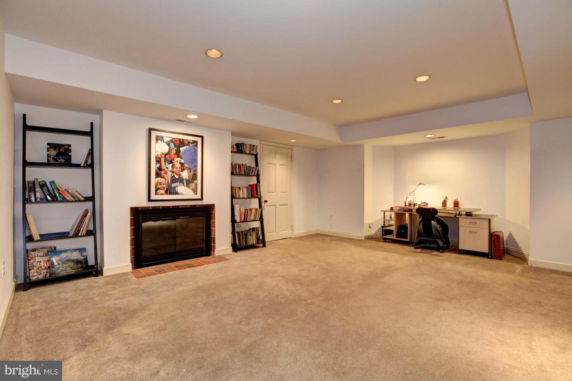 GLEN HILLS - Residential