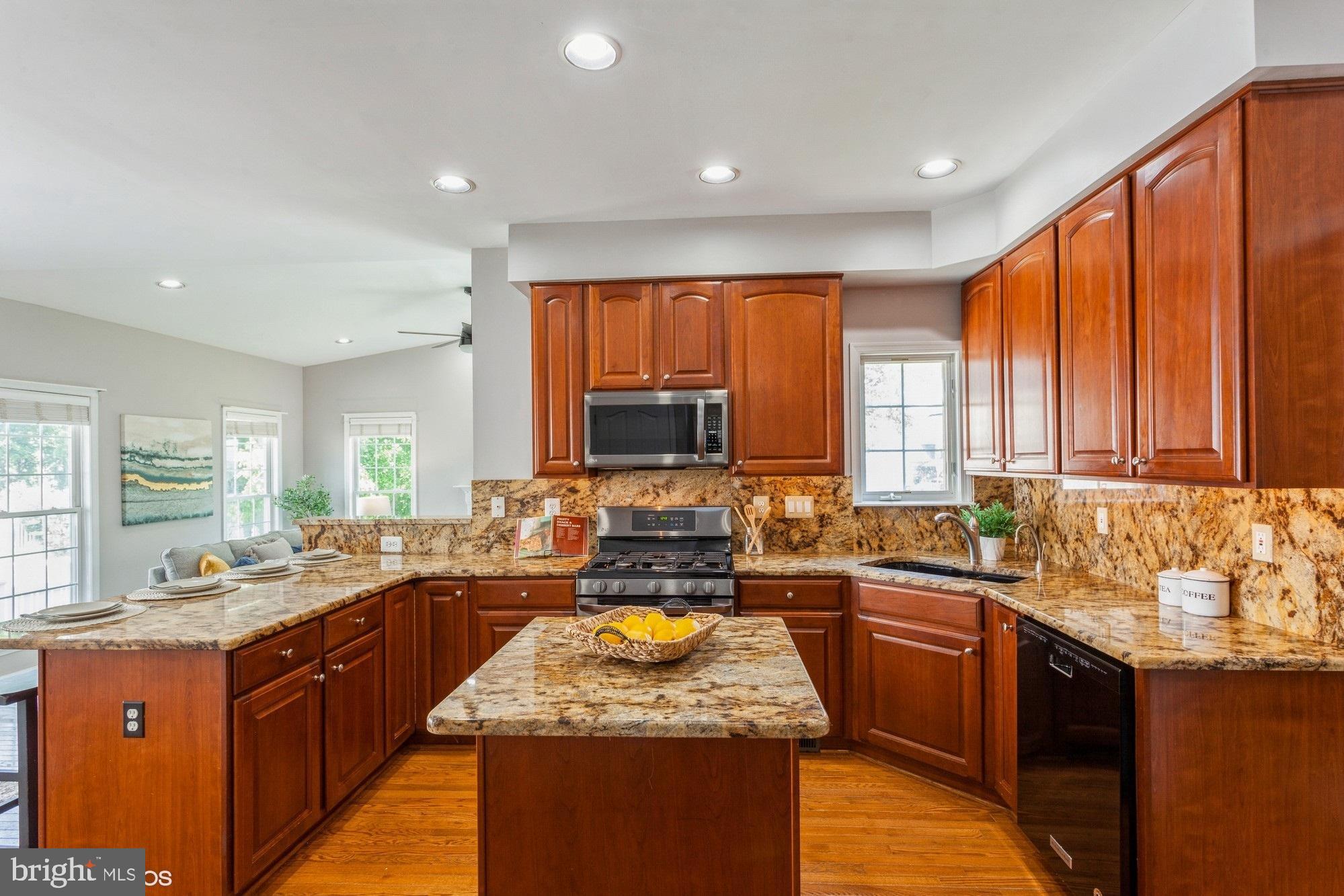 SEVEN TRAILS - Residential