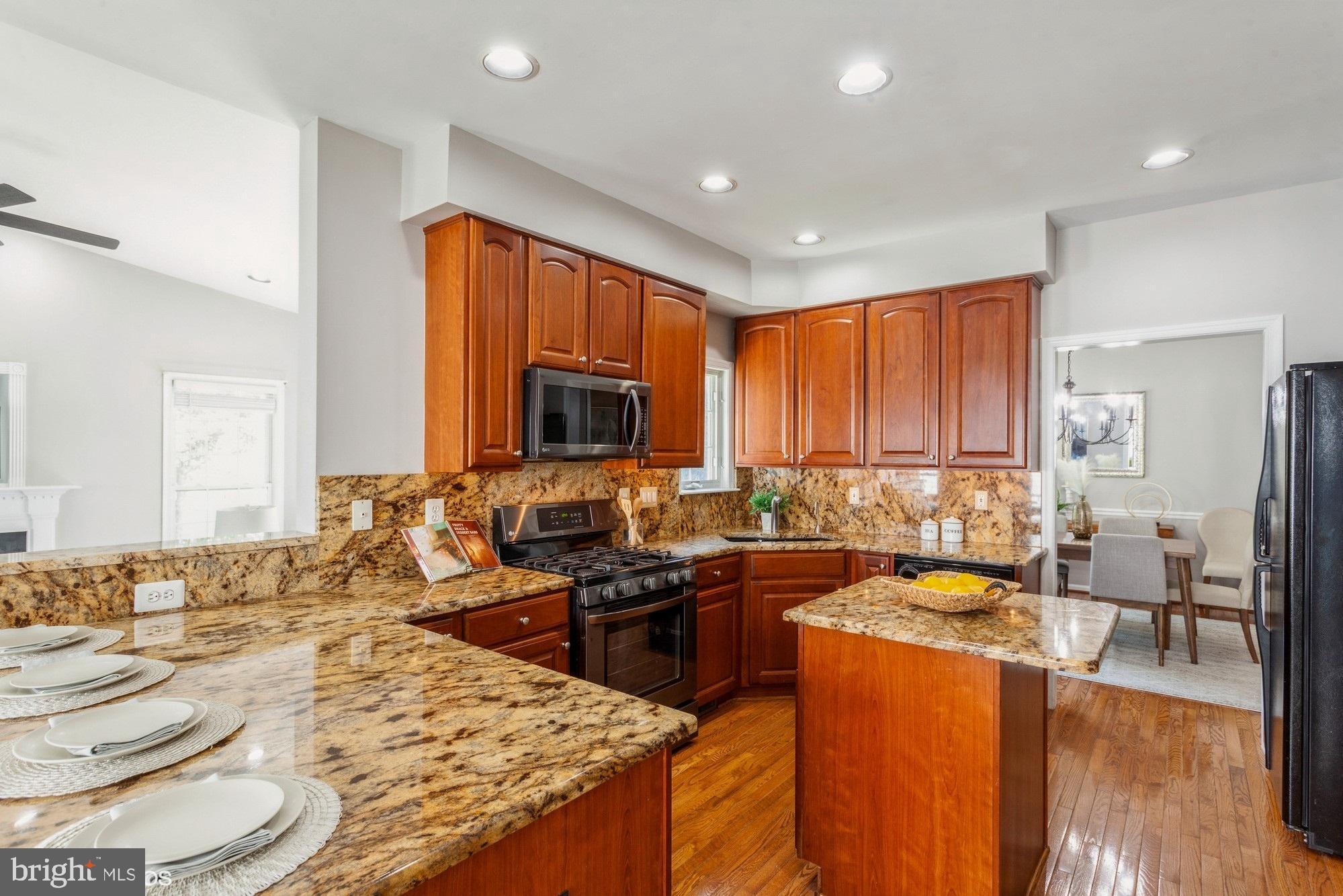 SEVEN TRAILS - Residential