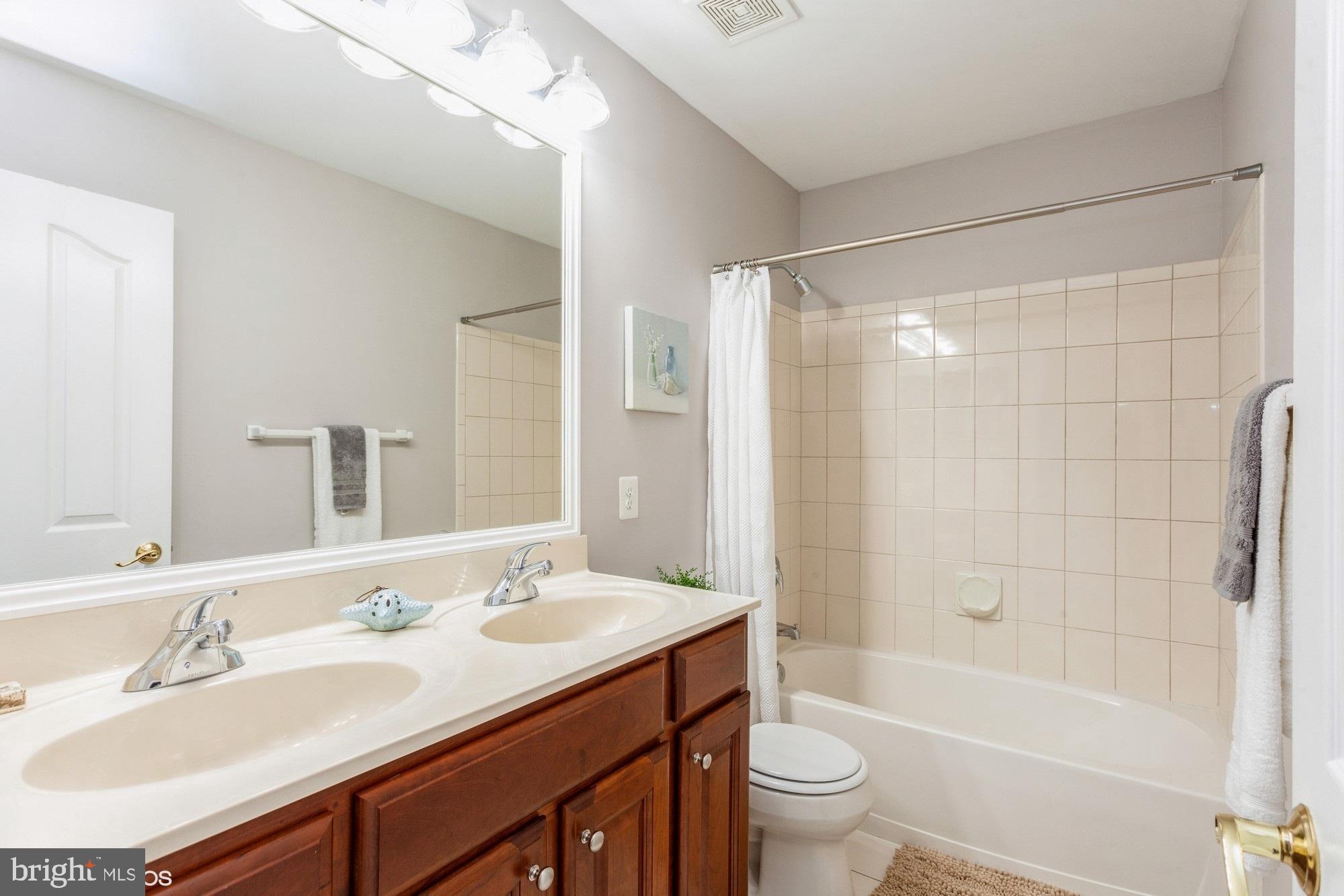 SEVEN TRAILS - Residential