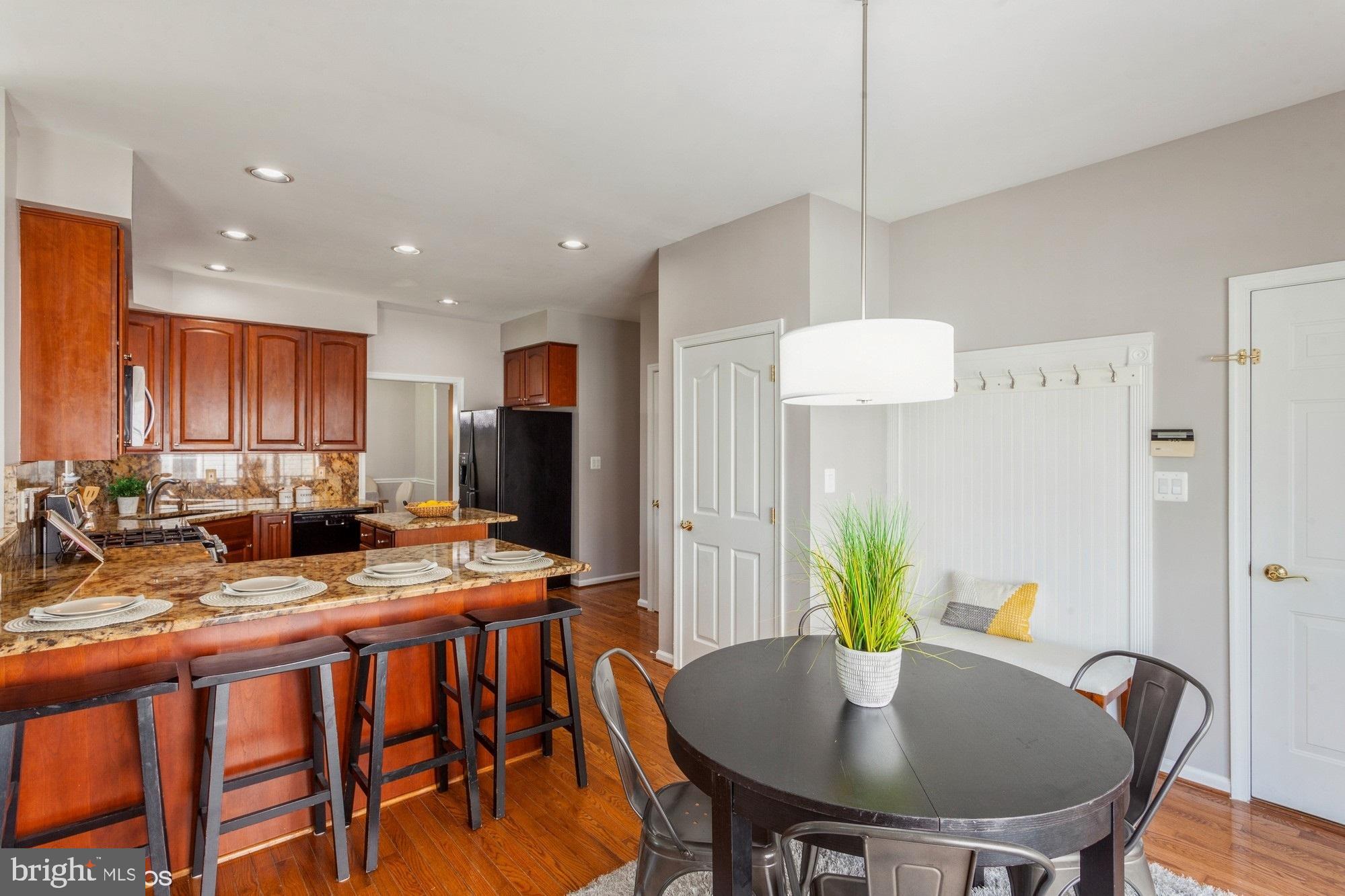 SEVEN TRAILS - Residential