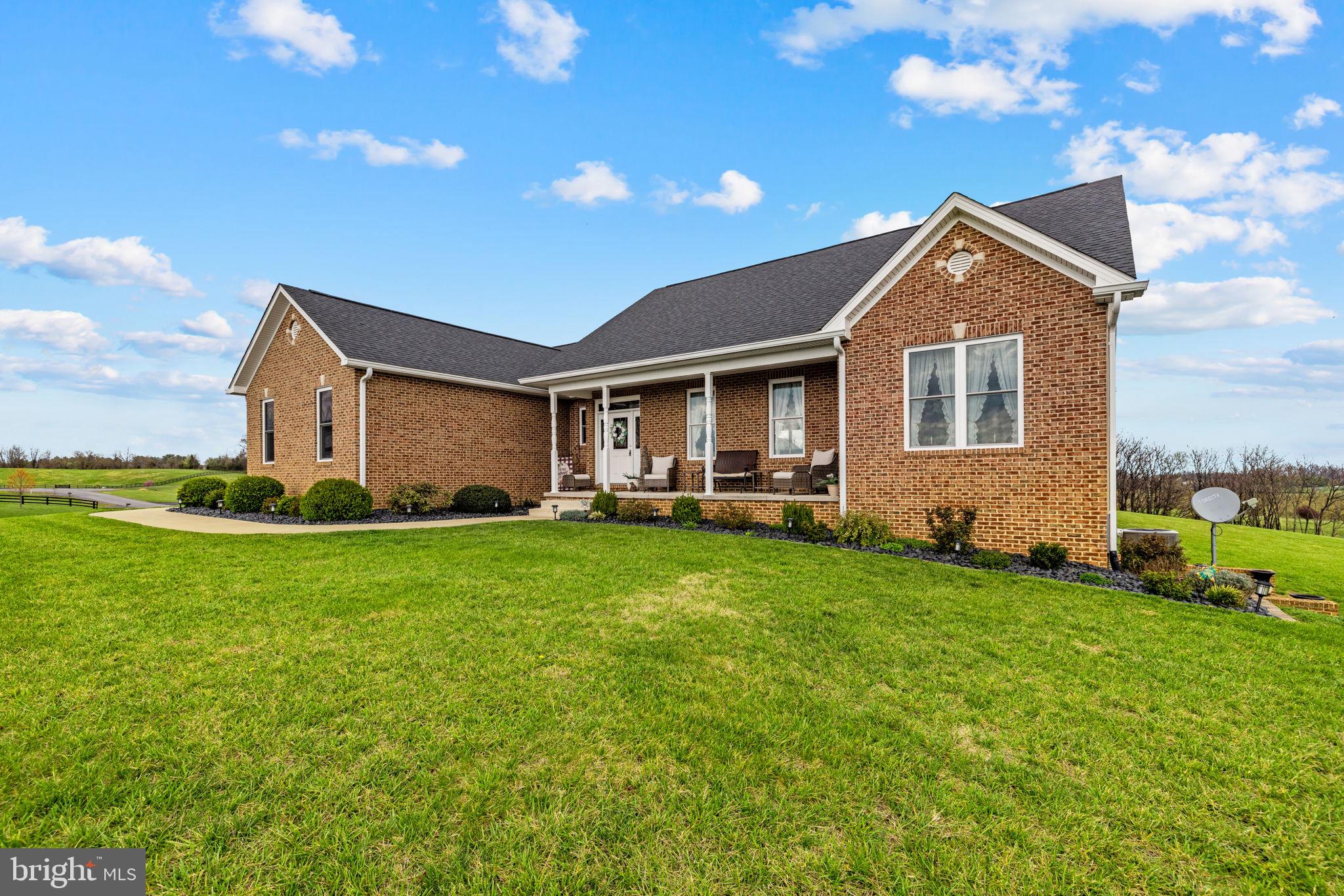 MOUNTAIN VISTA ESTATES - Residential