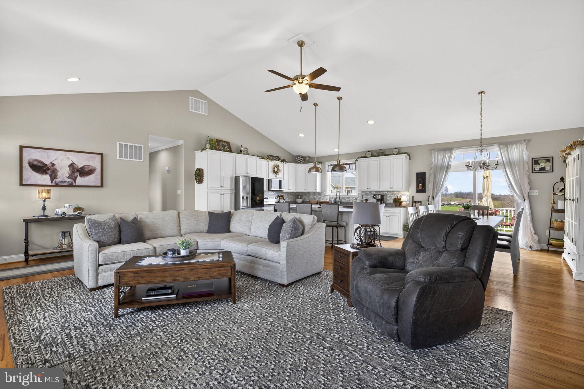 MOUNTAIN VISTA ESTATES - Residential