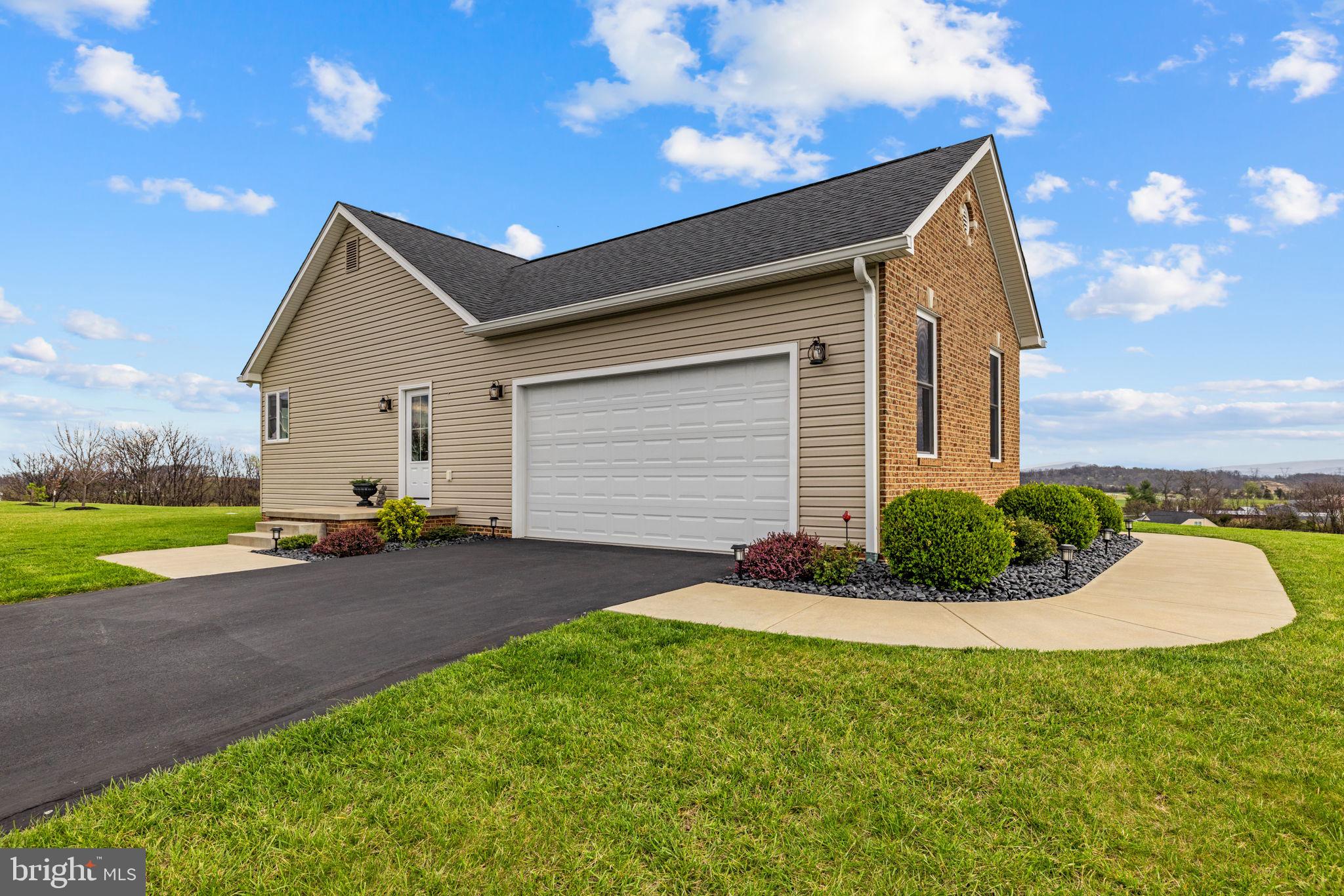 MOUNTAIN VISTA ESTATES - Residential