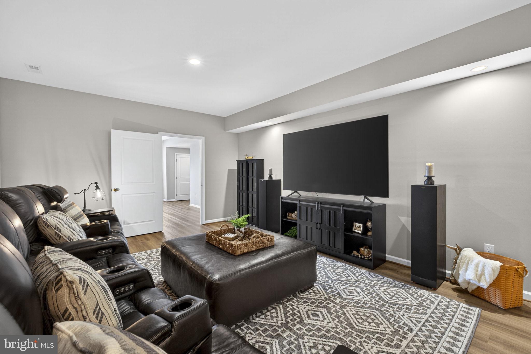 MOUNTAIN VISTA ESTATES - Residential