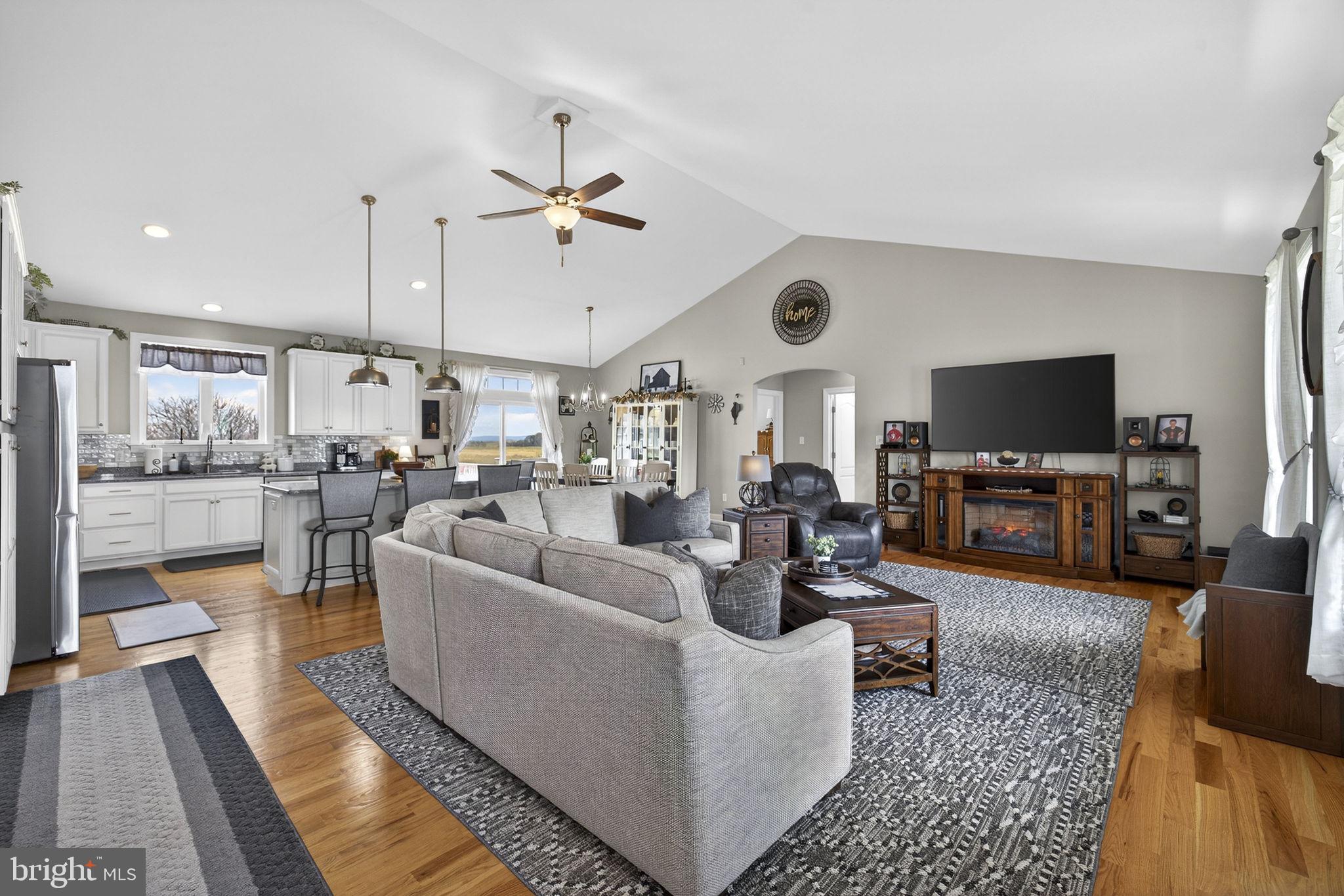 MOUNTAIN VISTA ESTATES - Residential