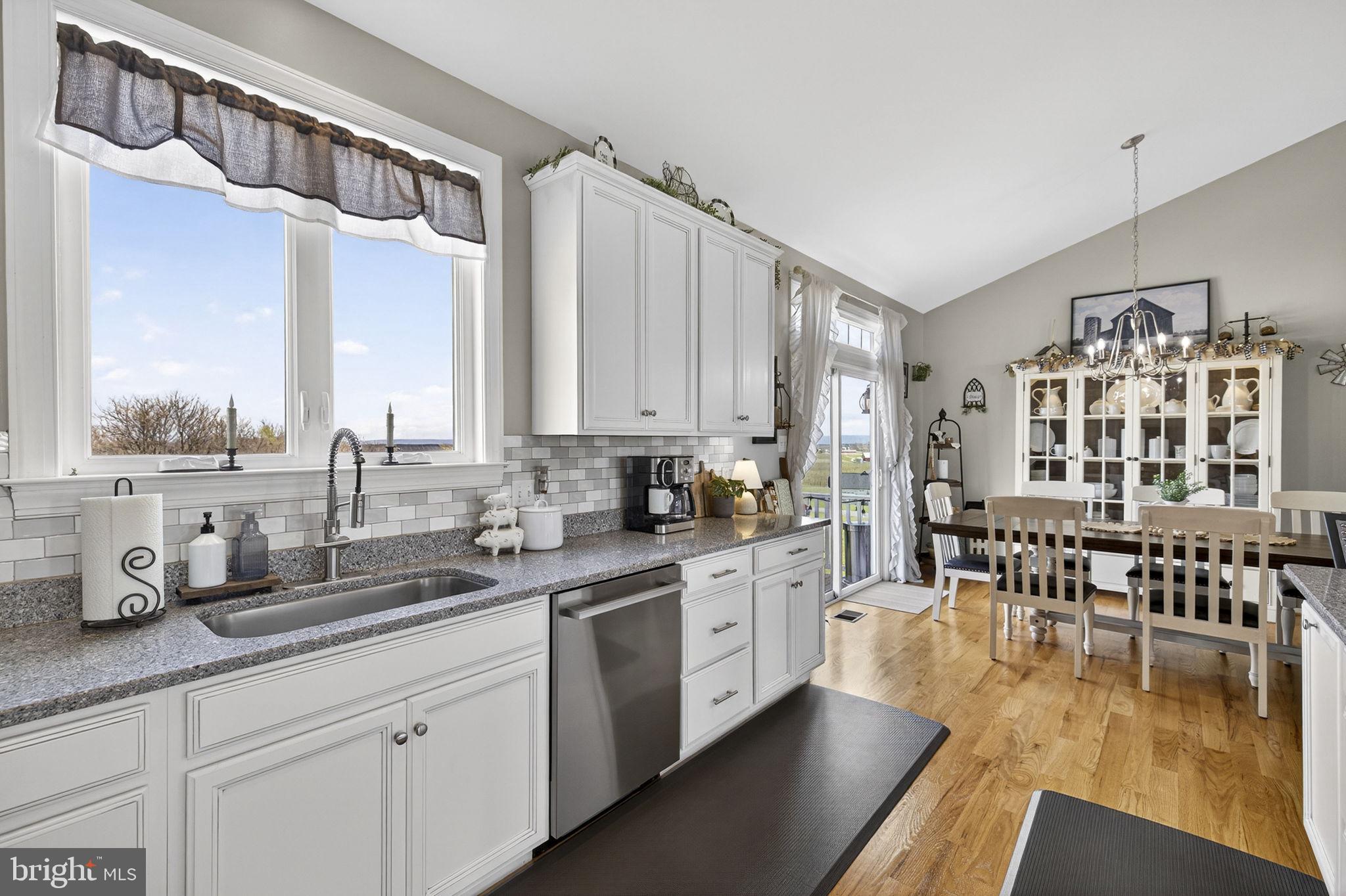 MOUNTAIN VISTA ESTATES - Residential