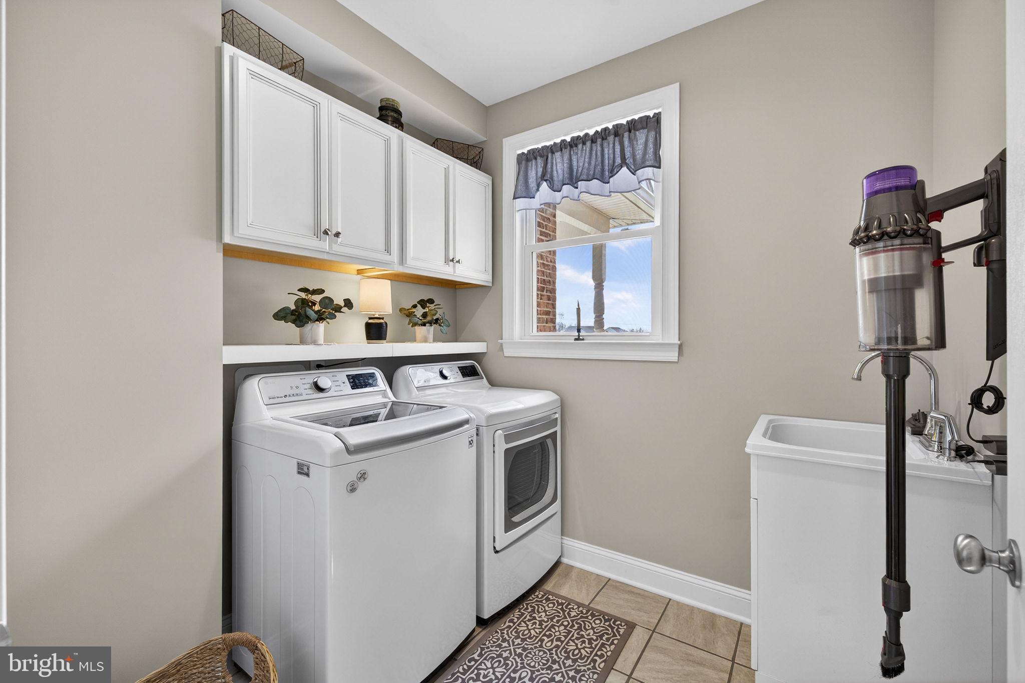 MOUNTAIN VISTA ESTATES - Residential