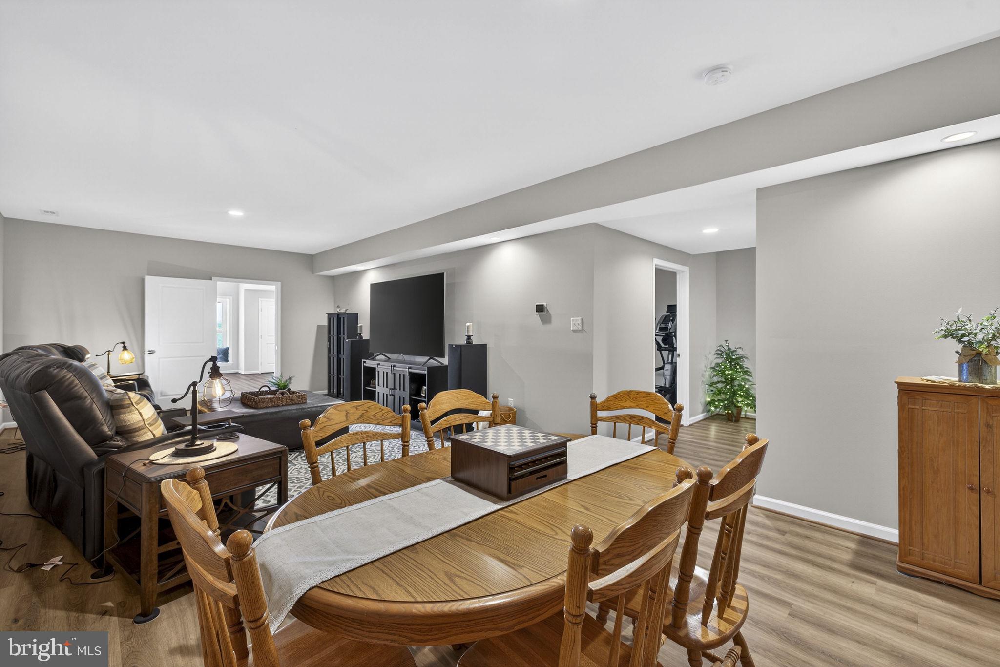 MOUNTAIN VISTA ESTATES - Residential