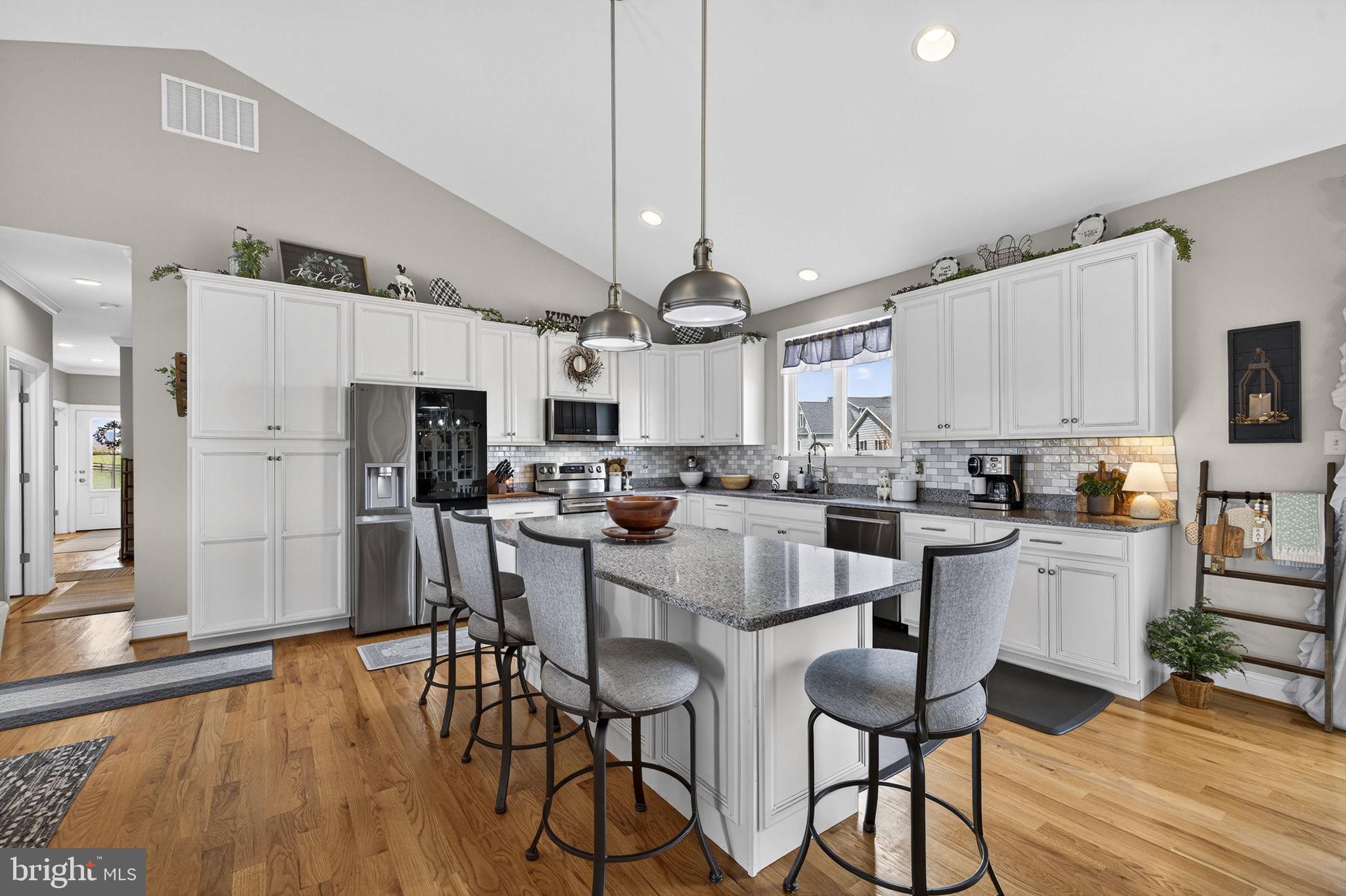 MOUNTAIN VISTA ESTATES - Residential