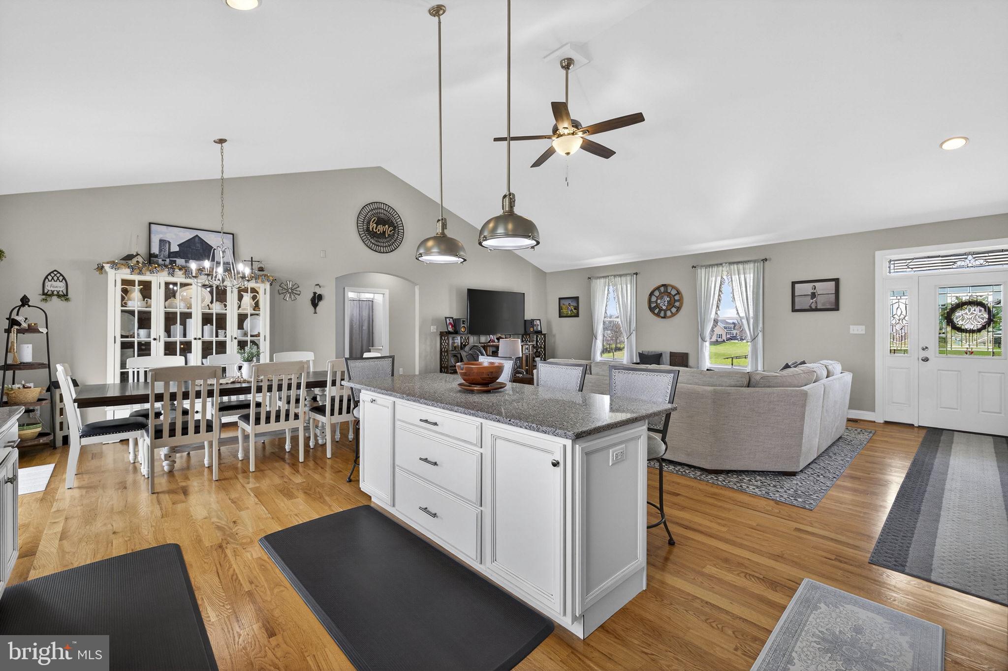 MOUNTAIN VISTA ESTATES - Residential