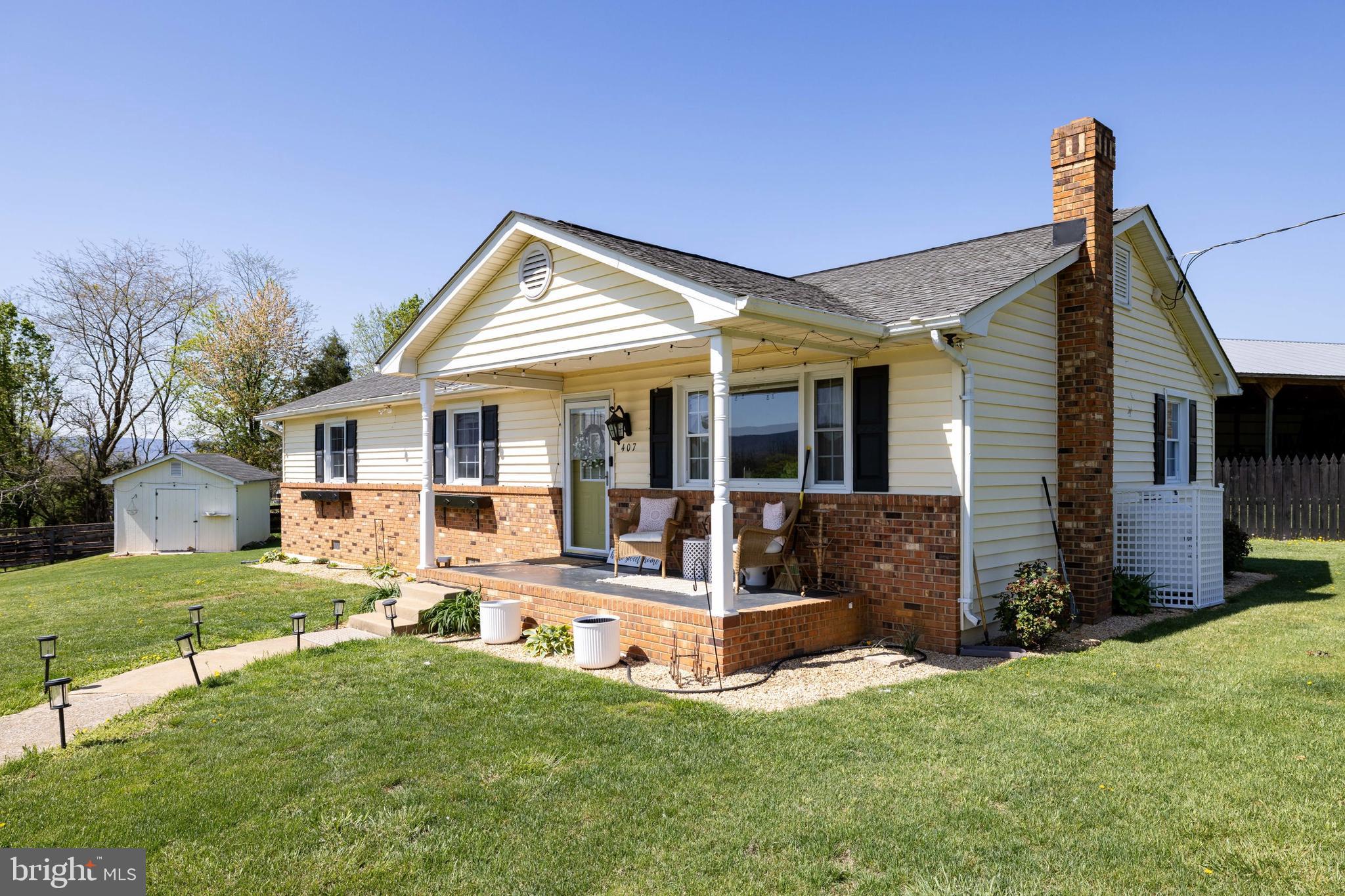 407 & 411 KITE HOLLOW ROAD