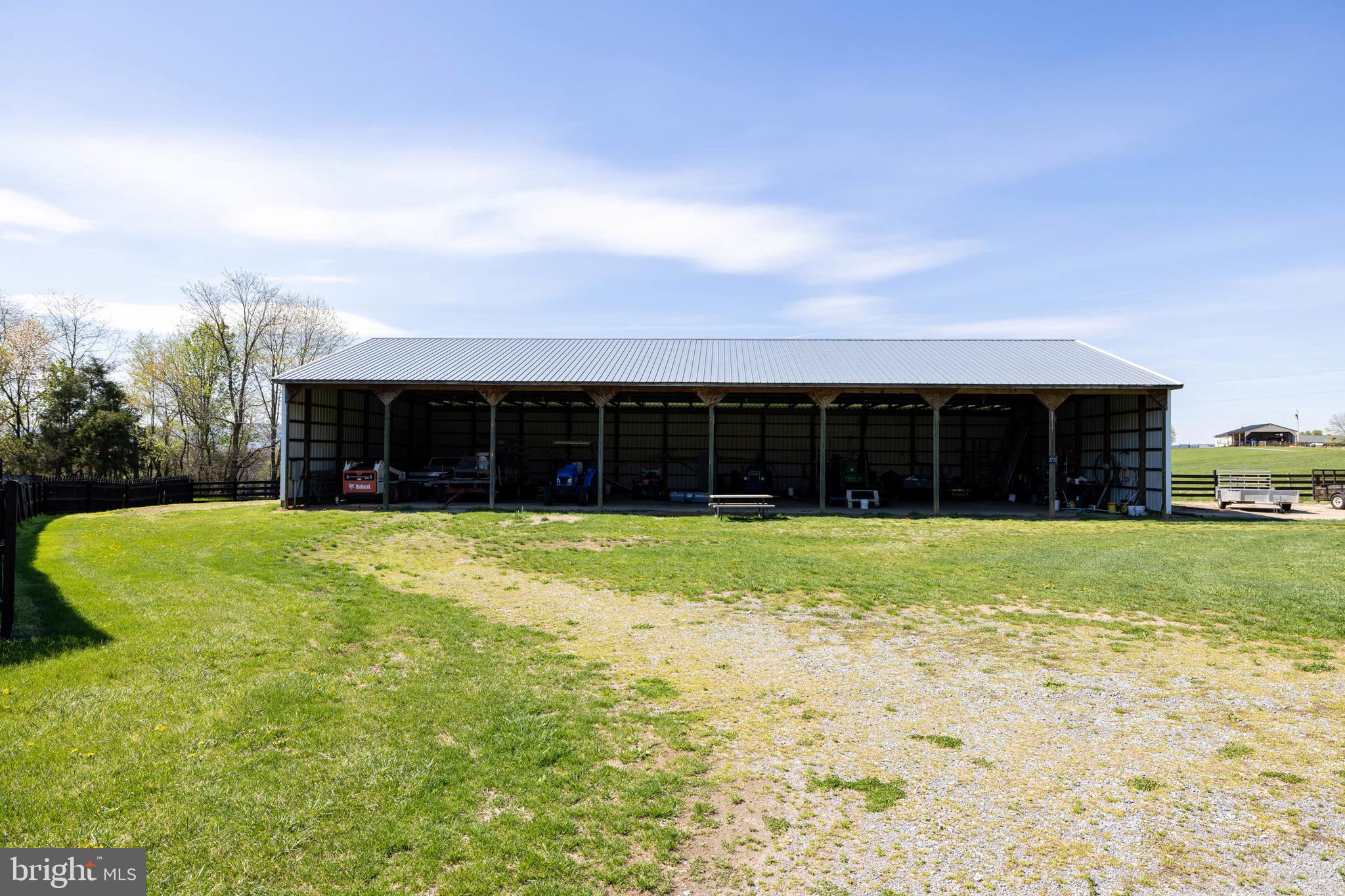 407 & 411 KITE HOLLOW ROAD