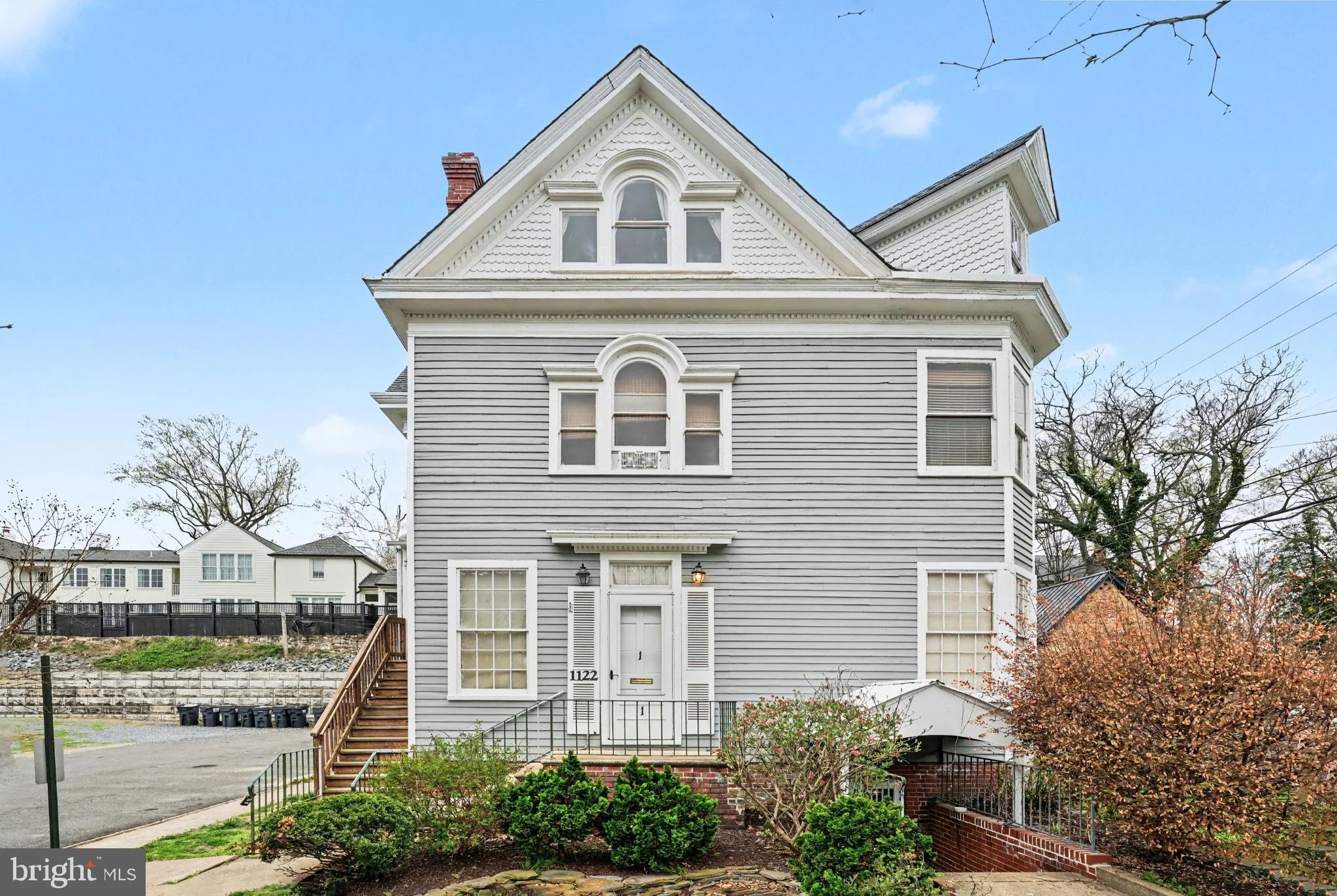 1122 Caroline Street