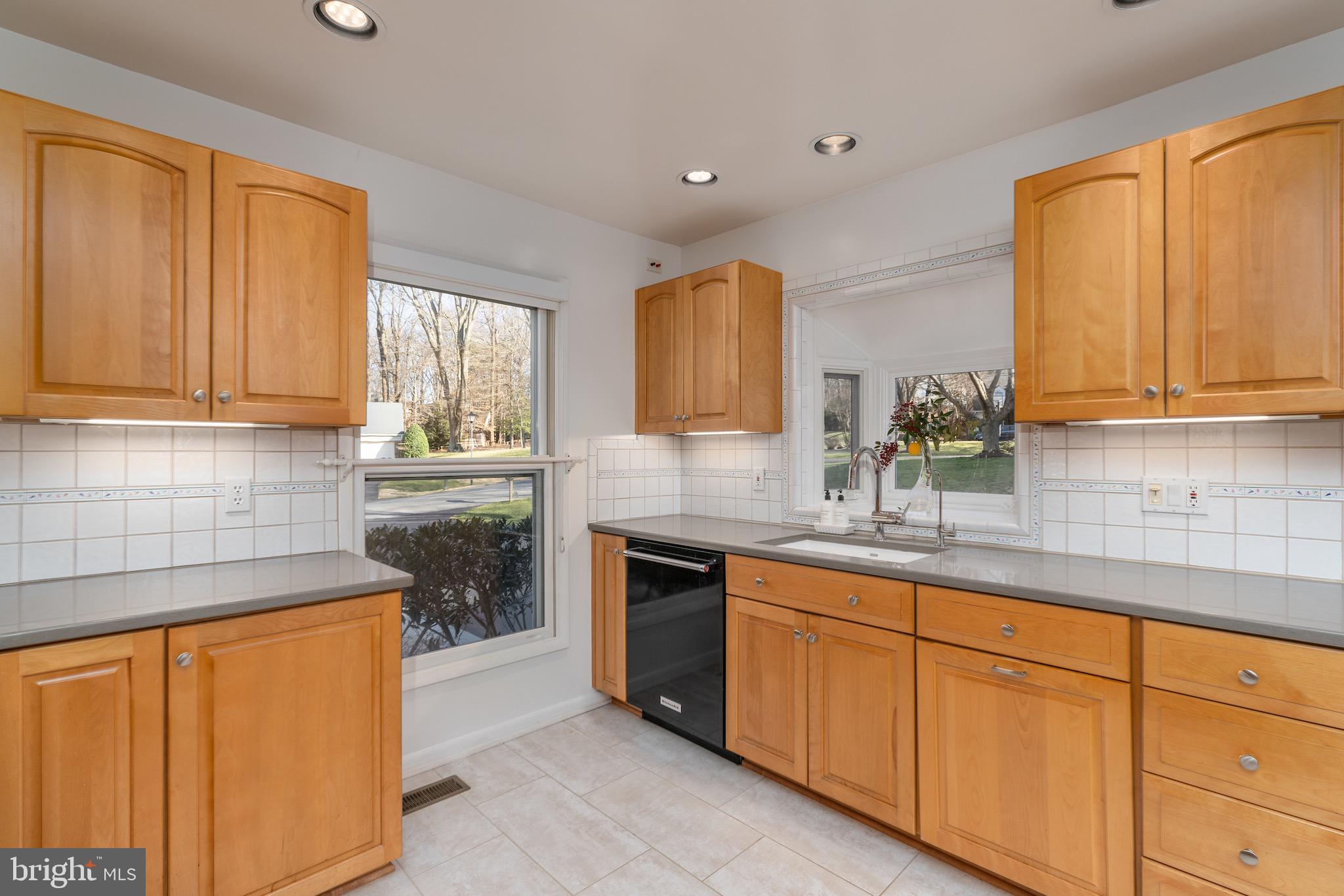 GLEN OAKS - Residential