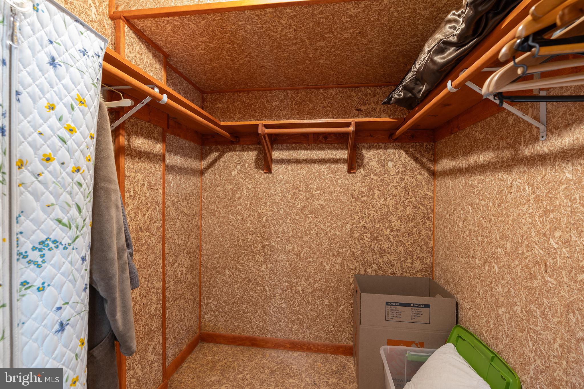 GLEN OAKS - Residential