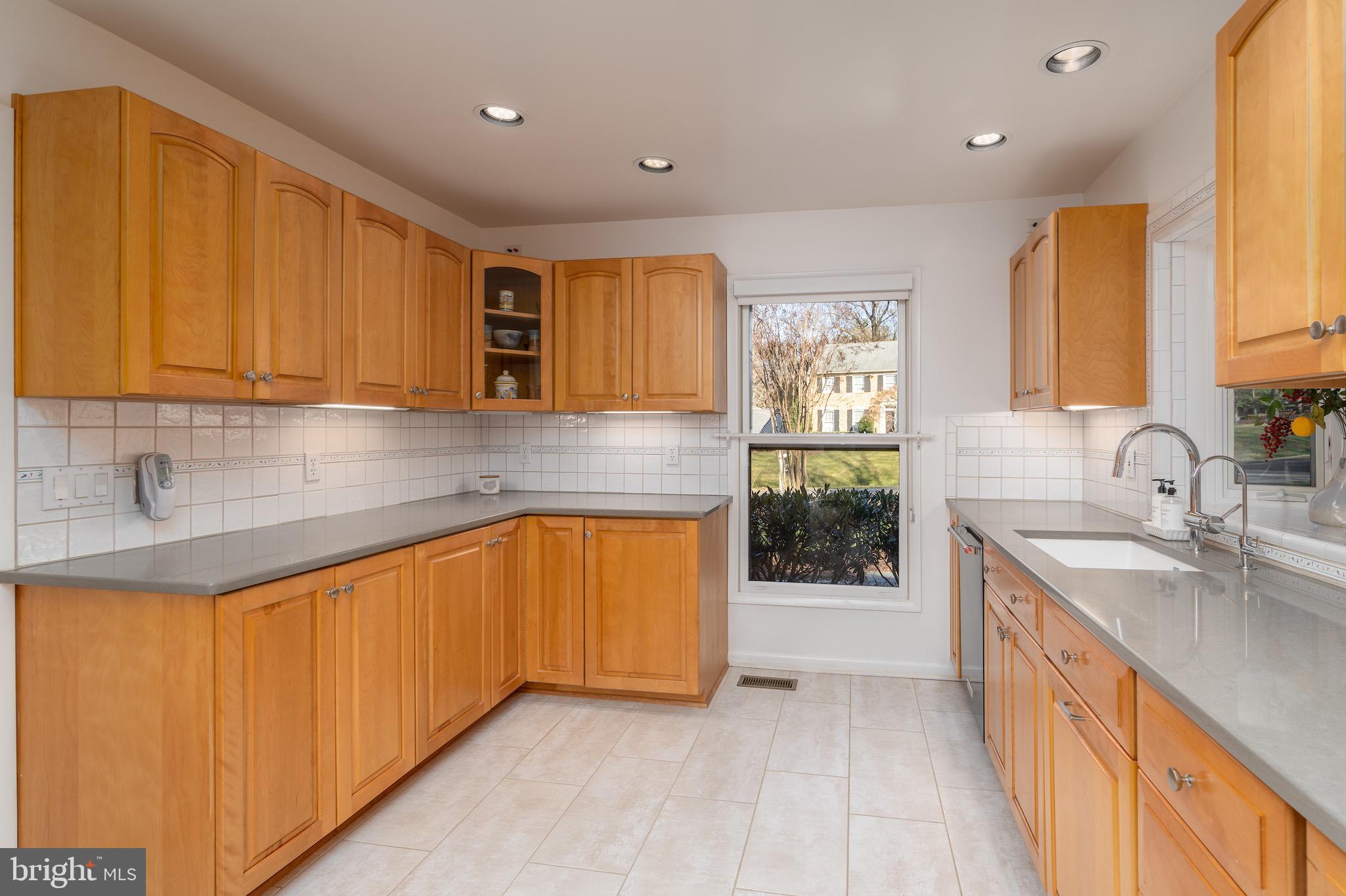 GLEN OAKS - Residential