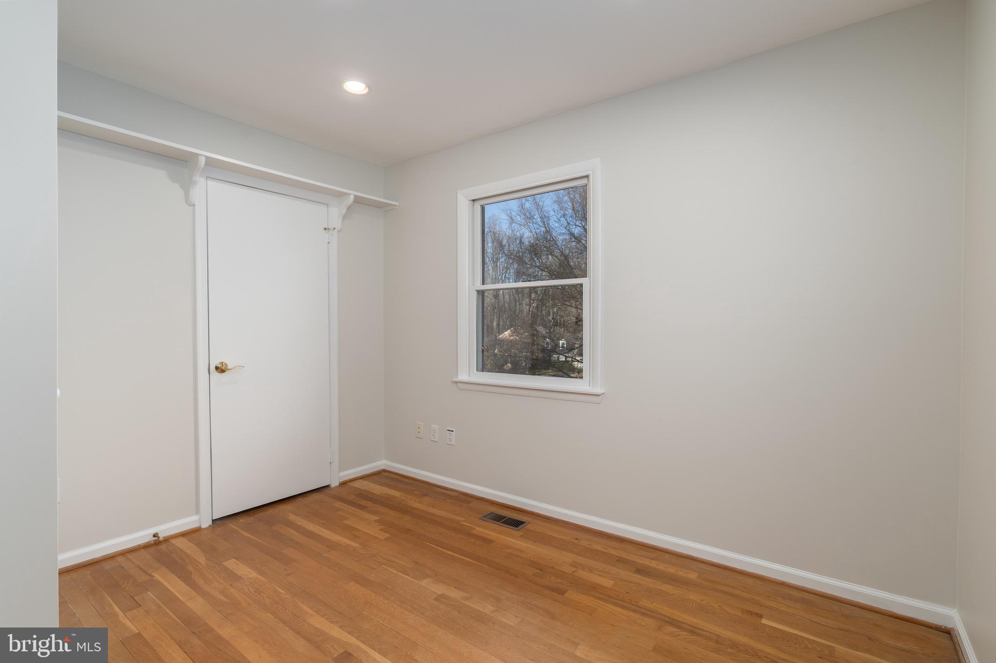 GLEN OAKS - Residential