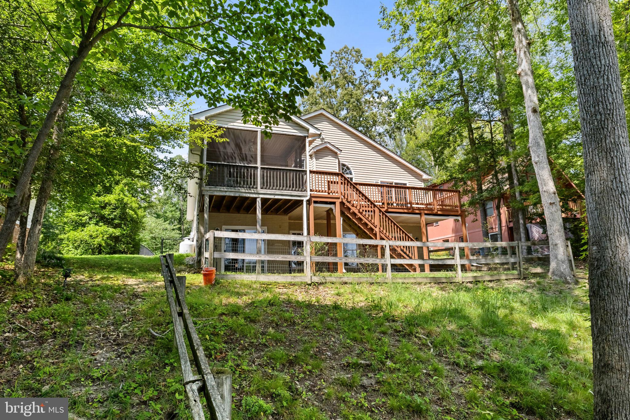 686 LAKE CAROLINE DRIVE