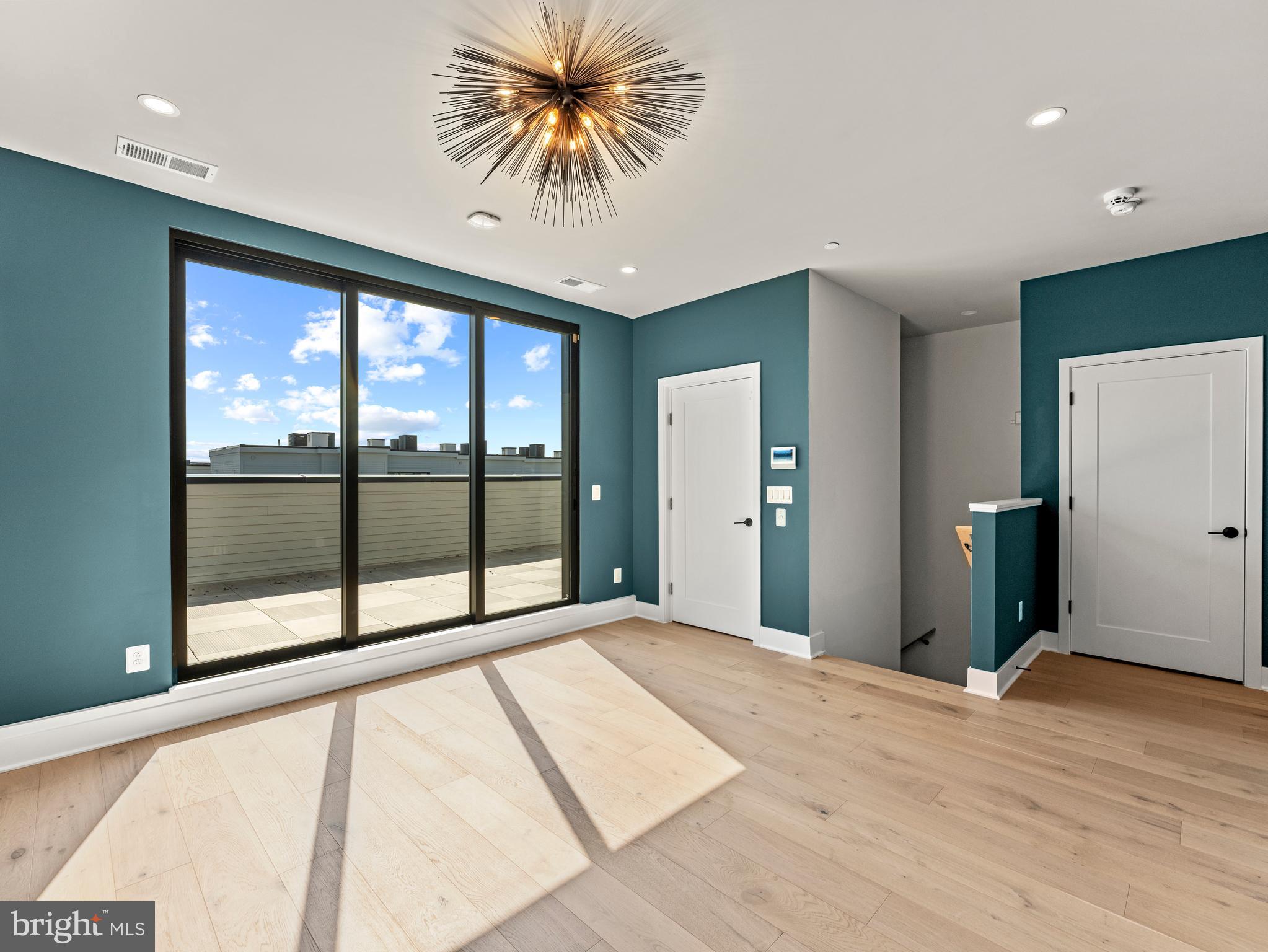 TYSONS RIDGE - Residential Lease