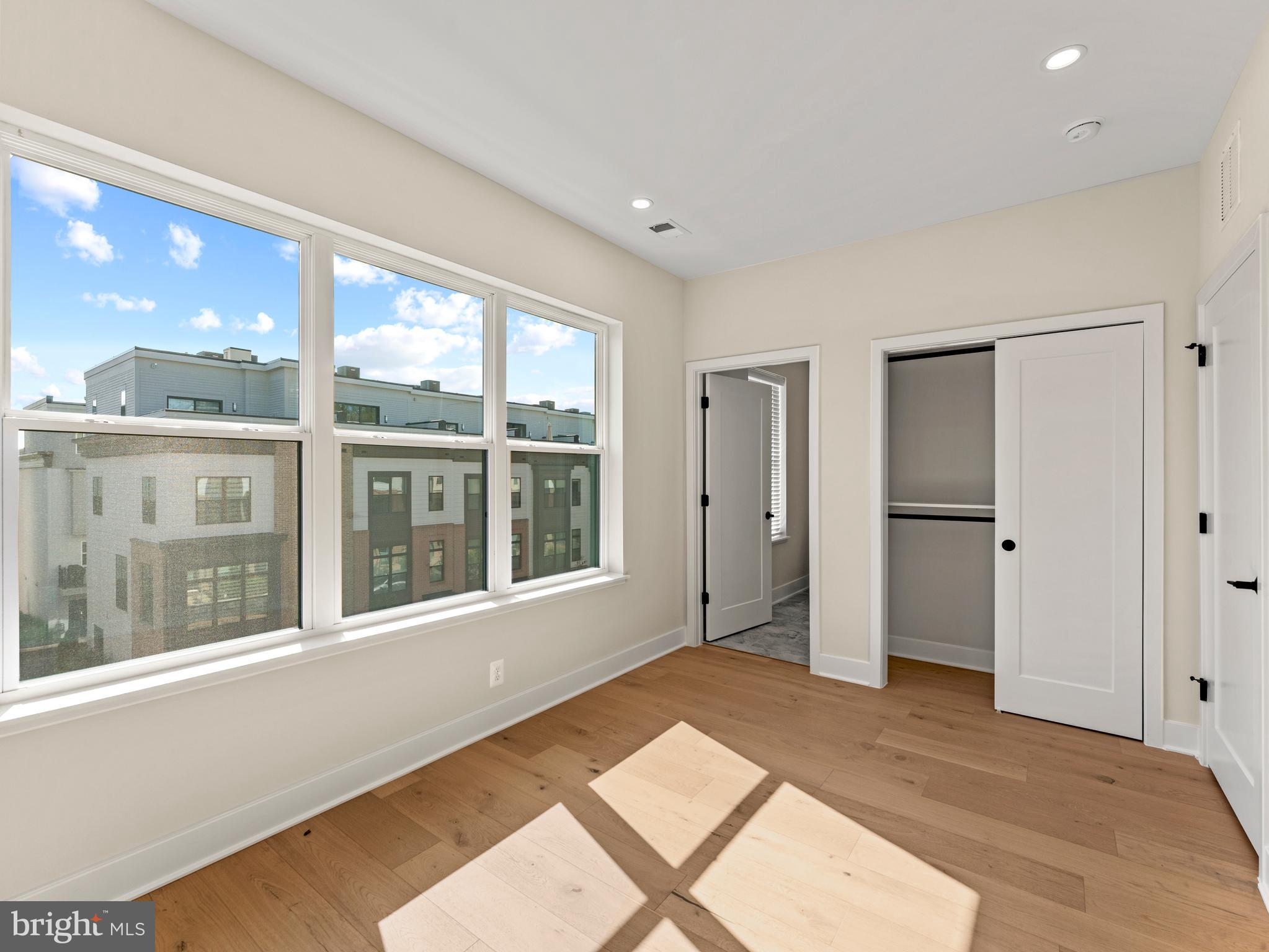 TYSONS RIDGE - Residential Lease