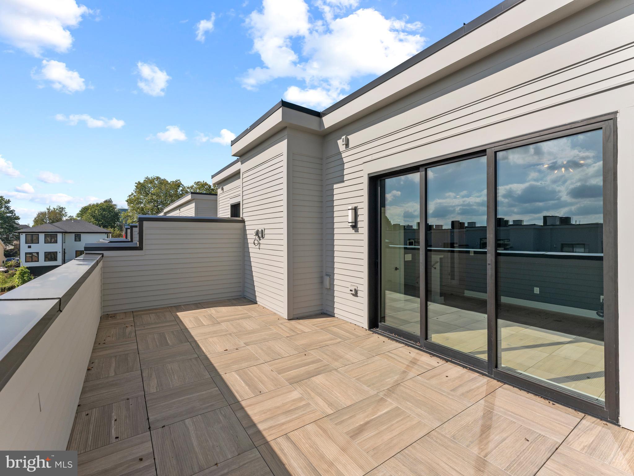 TYSONS RIDGE - Residential Lease