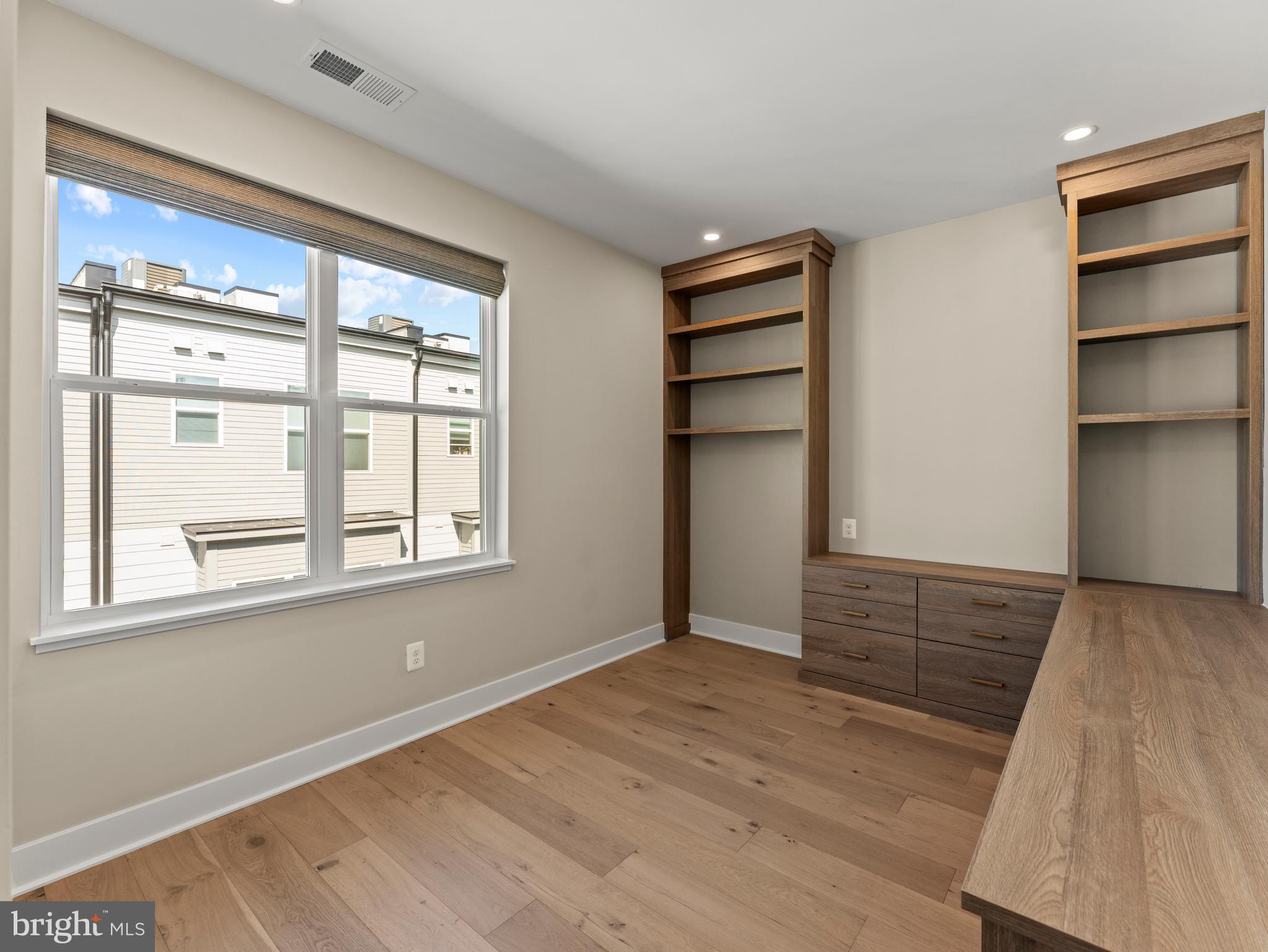 TYSONS RIDGE - Residential Lease