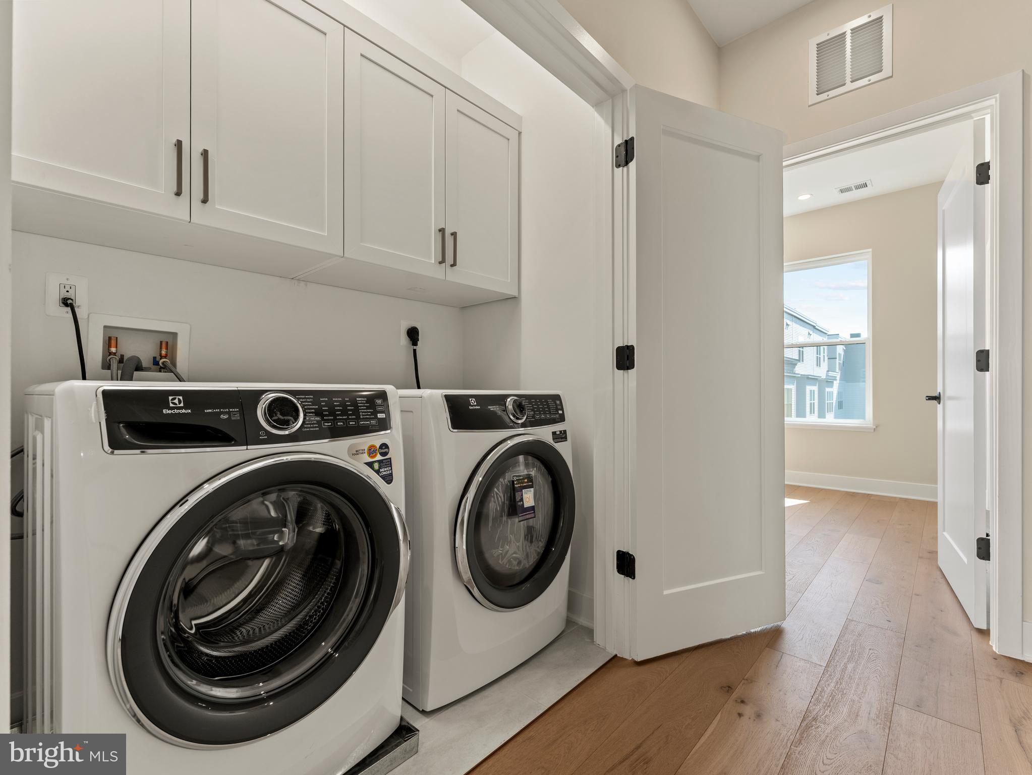 TYSONS RIDGE - Residential Lease