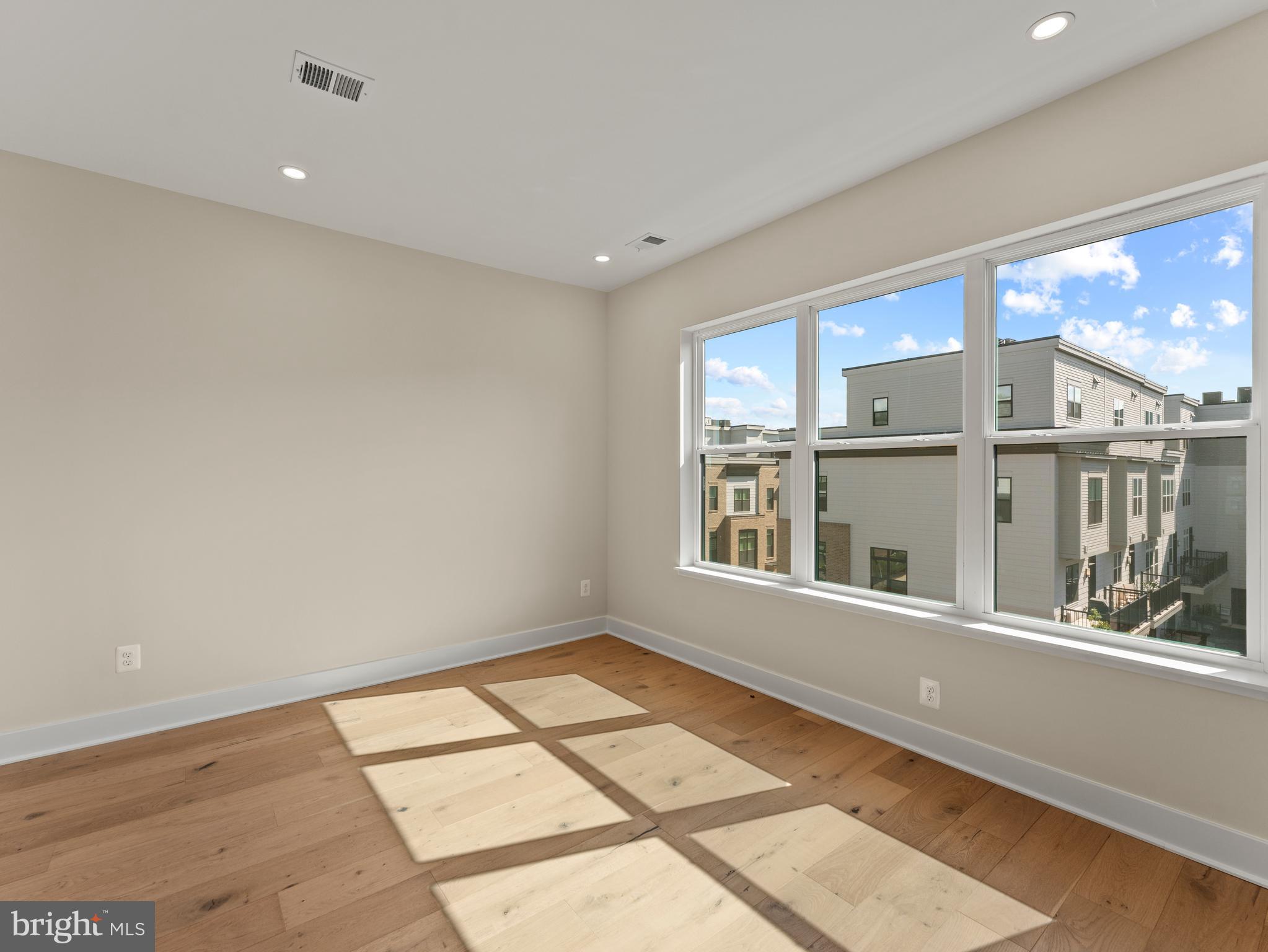 TYSONS RIDGE - Residential Lease