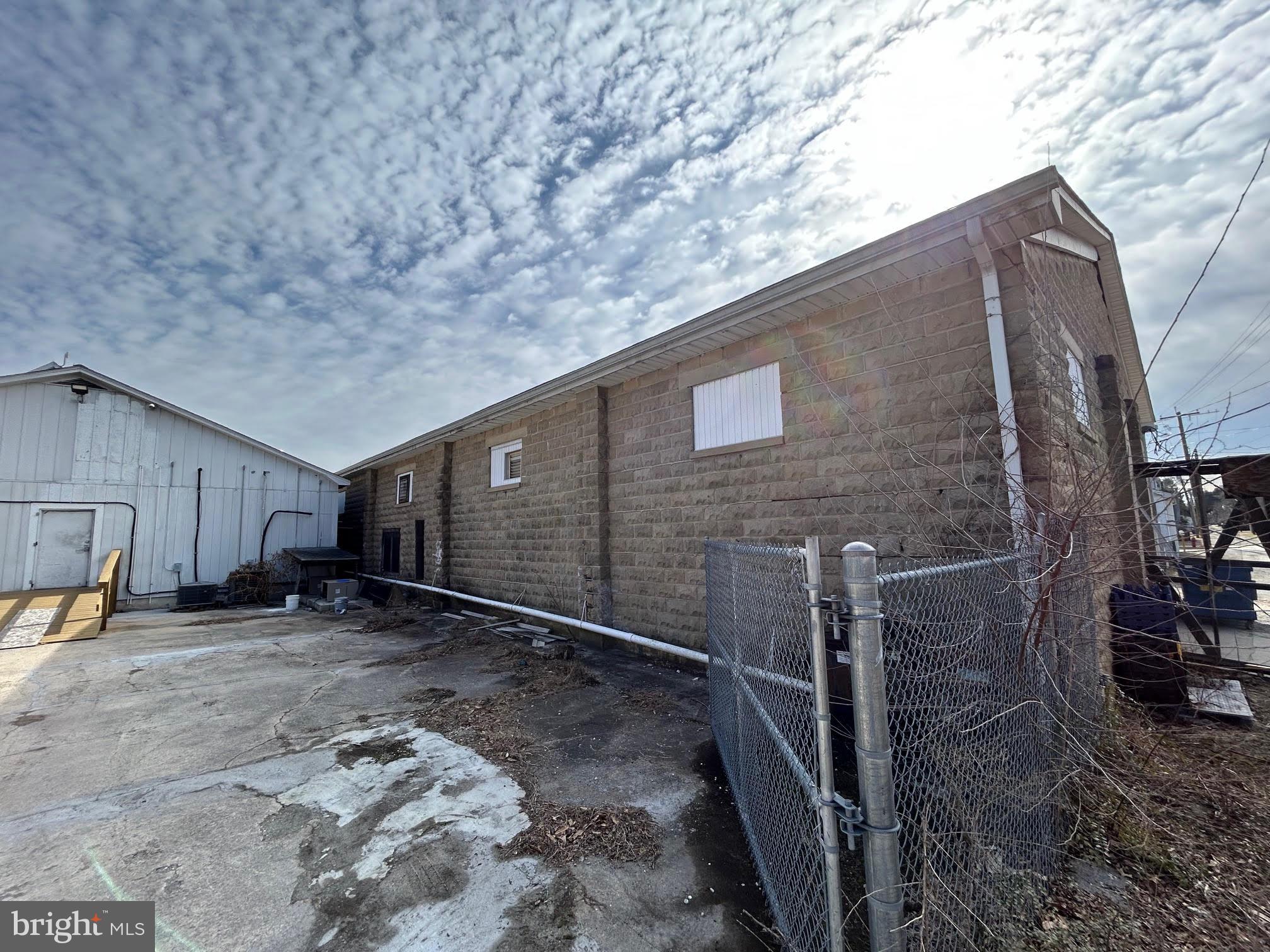 11 CENTRAL AVENUE