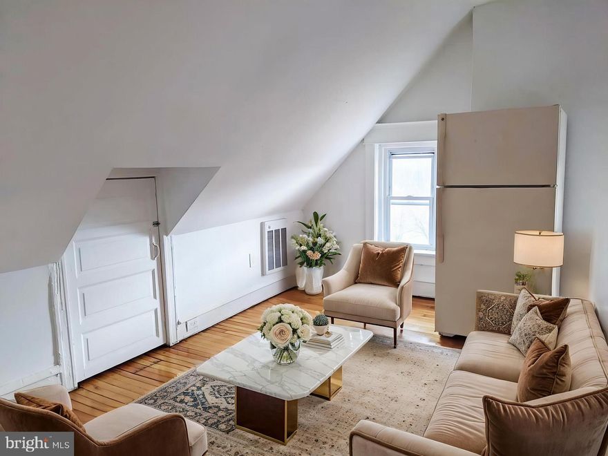 This cozy 1-bedroom, 1-bathroom apartment is located in a great area, perfect for those seeking comfort and privacy. Situated on the 3rd floor, it's ideal for a single person or couple. The space is designed with practicality in mind, making the most of every corner. 🏡✨

The property is conveniently close to shops, restaurants, and public transportation, offering easy access to everything you need. Don’t miss the chance to make this space your new home! Contact us today to schedule a viewing. 📅🔑