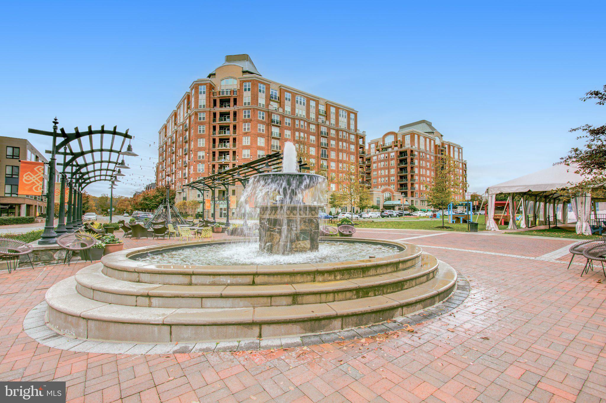 MONTGOMERY SQUARE - Residential