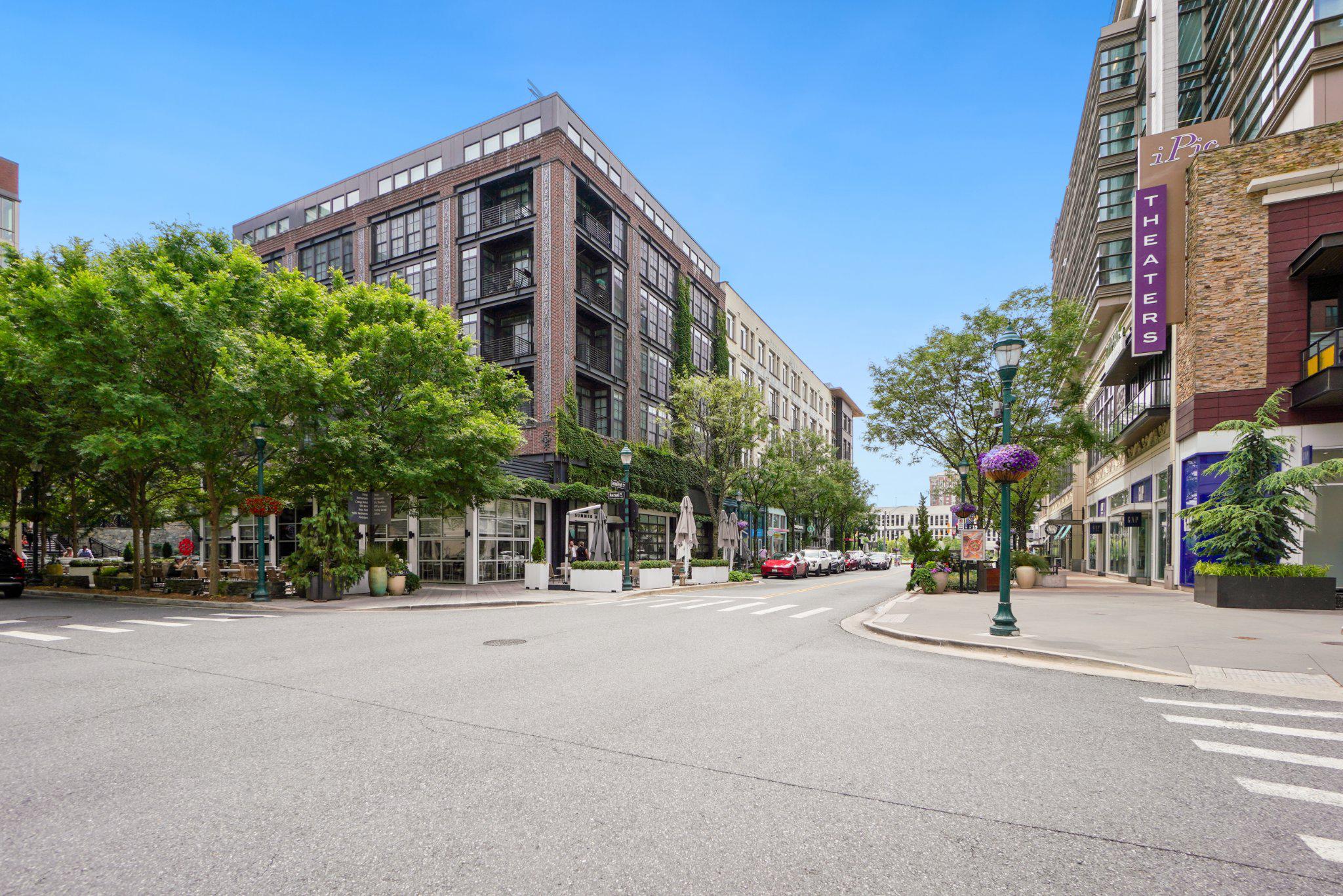 MONTGOMERY SQUARE - Residential