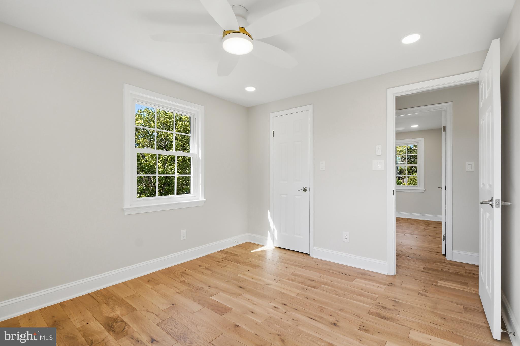 MONTGOMERY SQUARE - Residential