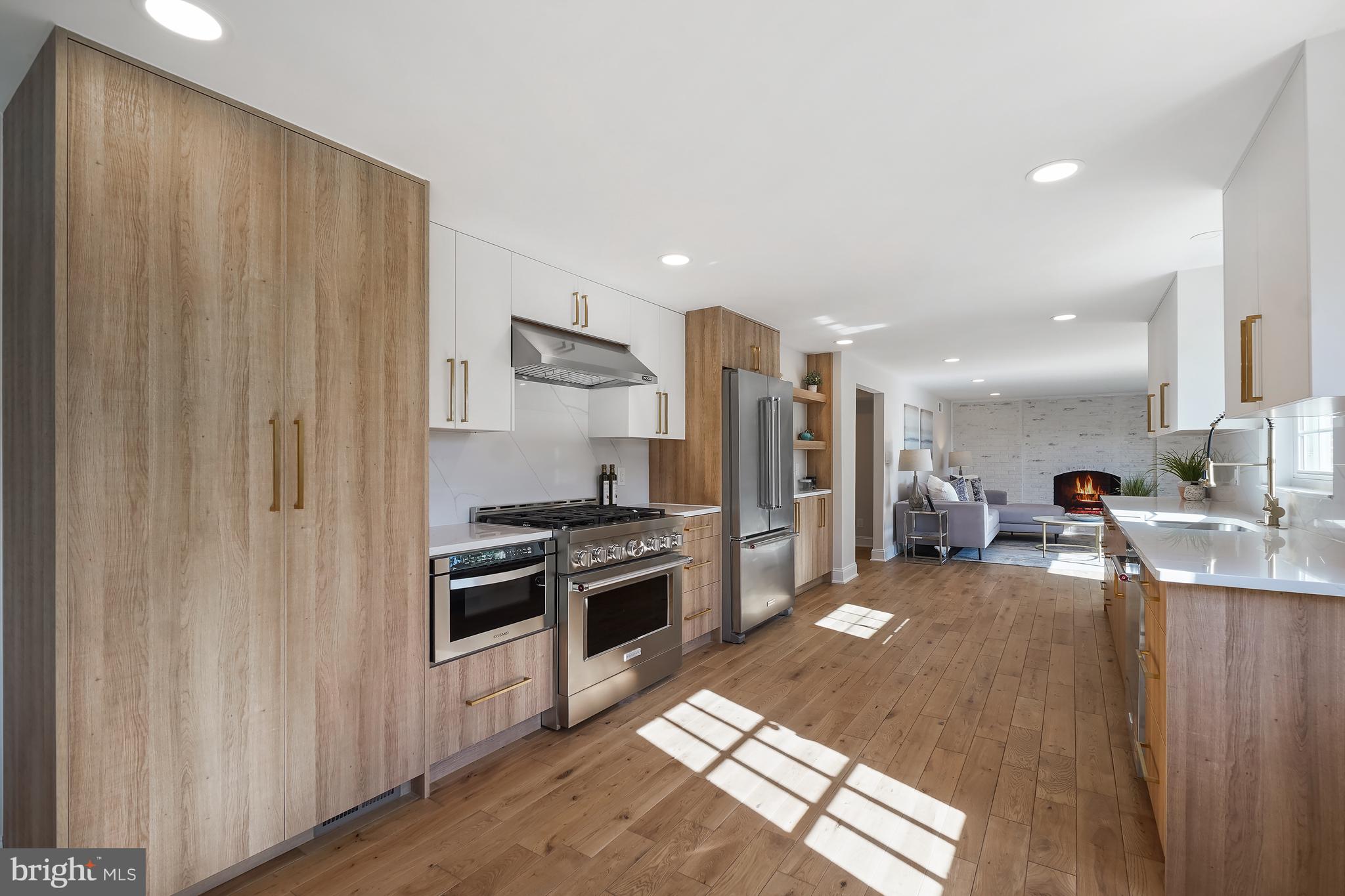 MONTGOMERY SQUARE - Residential