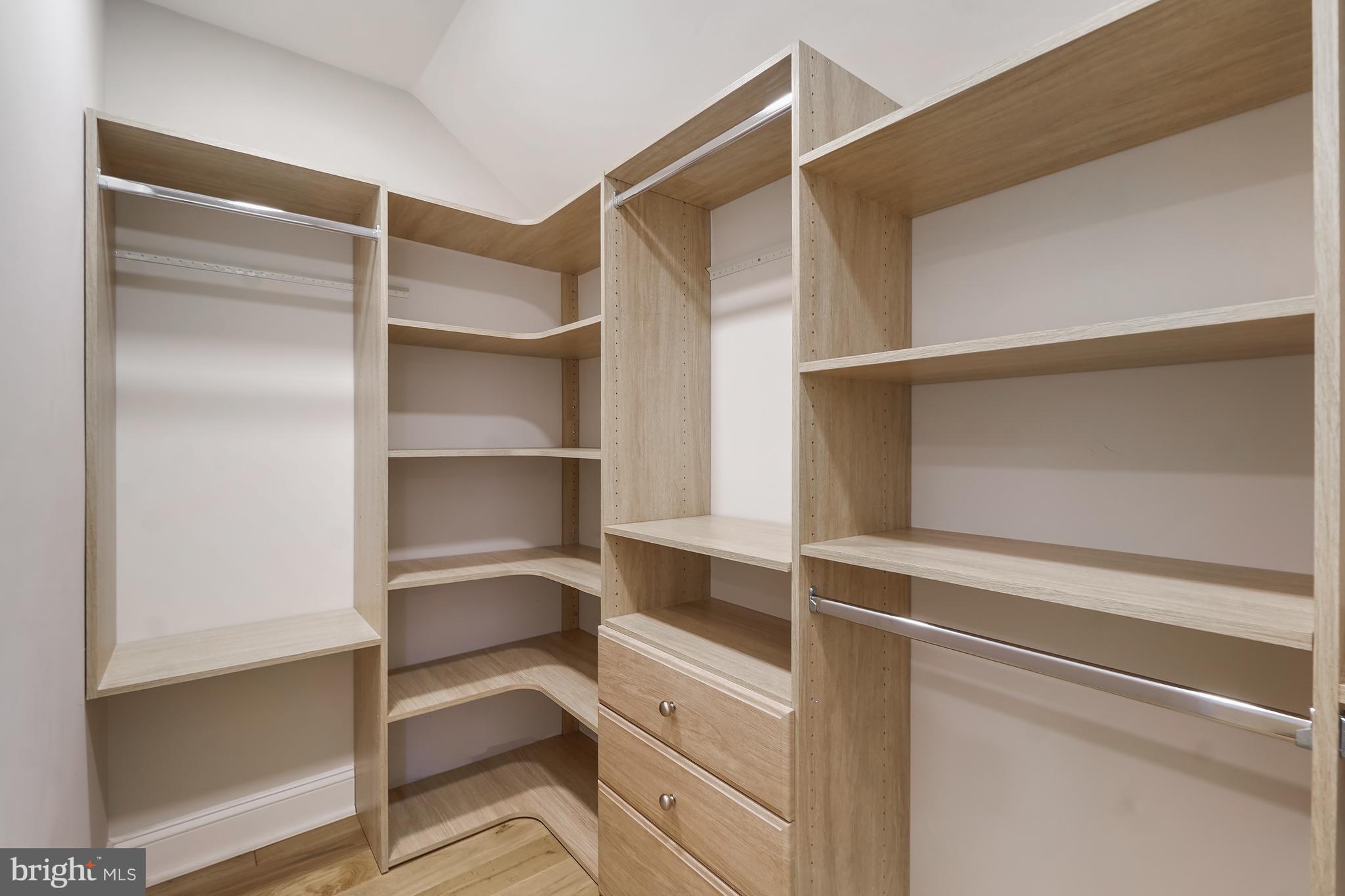 MONTGOMERY SQUARE - Residential