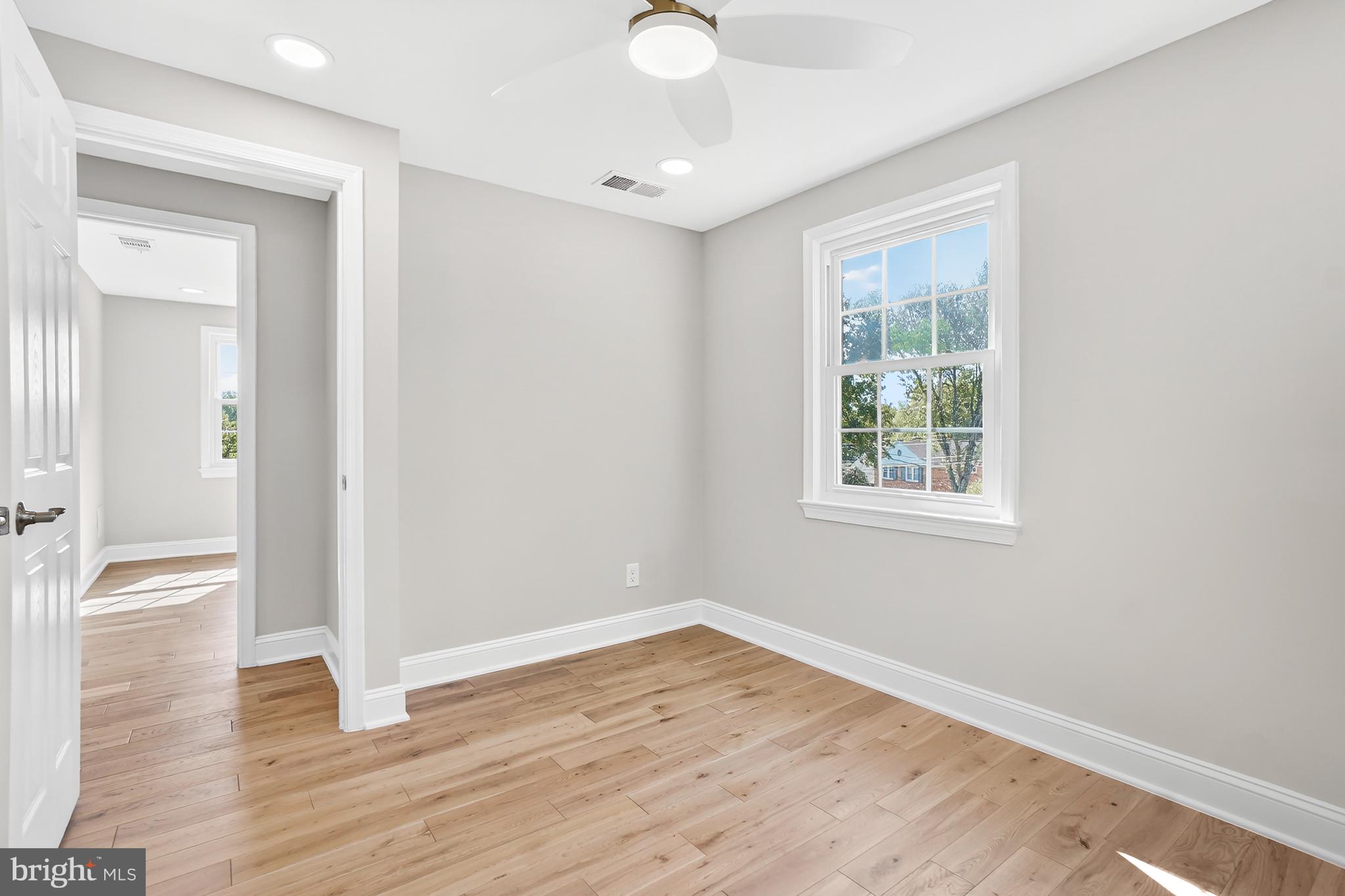 MONTGOMERY SQUARE - Residential