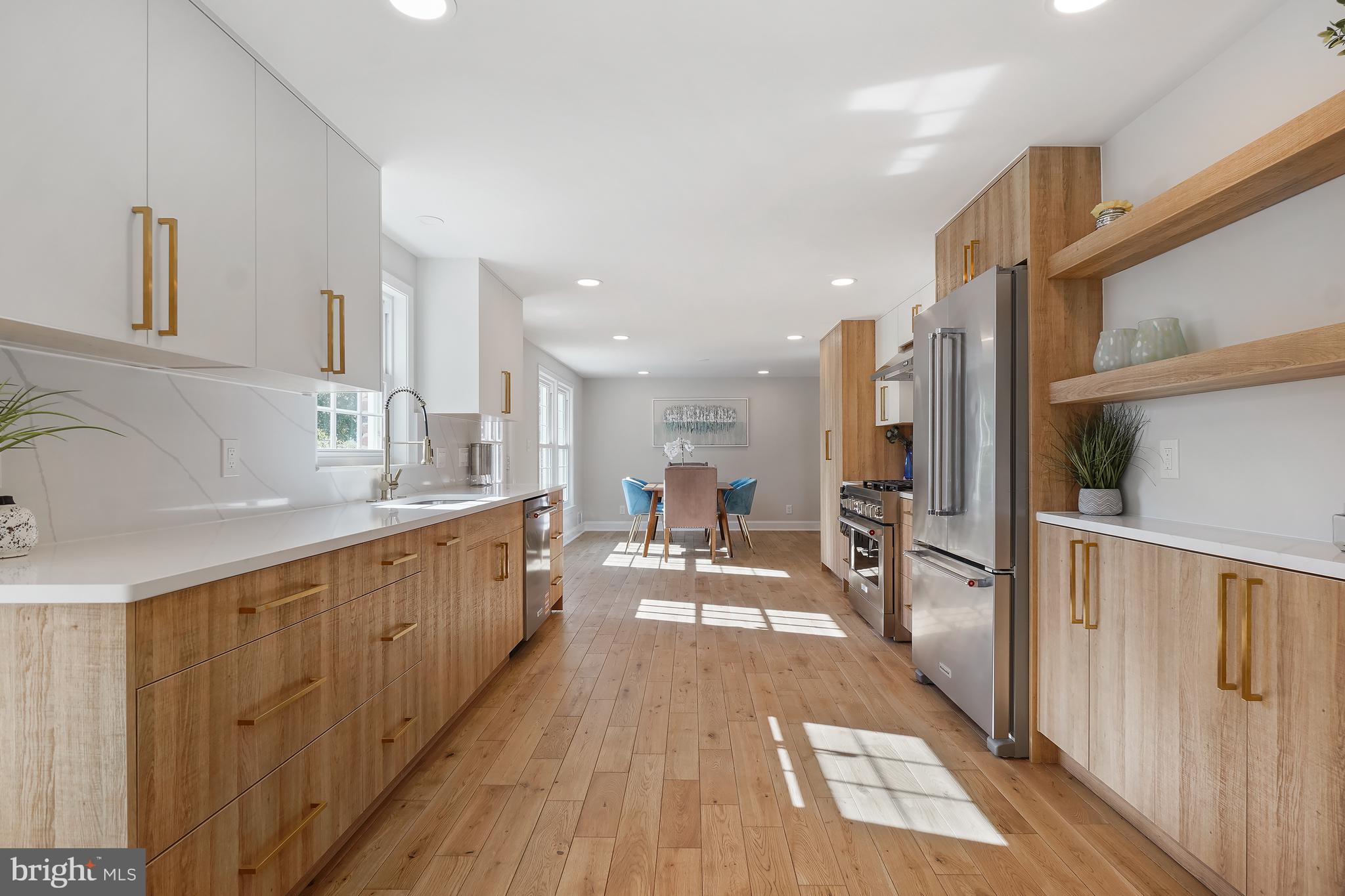 MONTGOMERY SQUARE - Residential