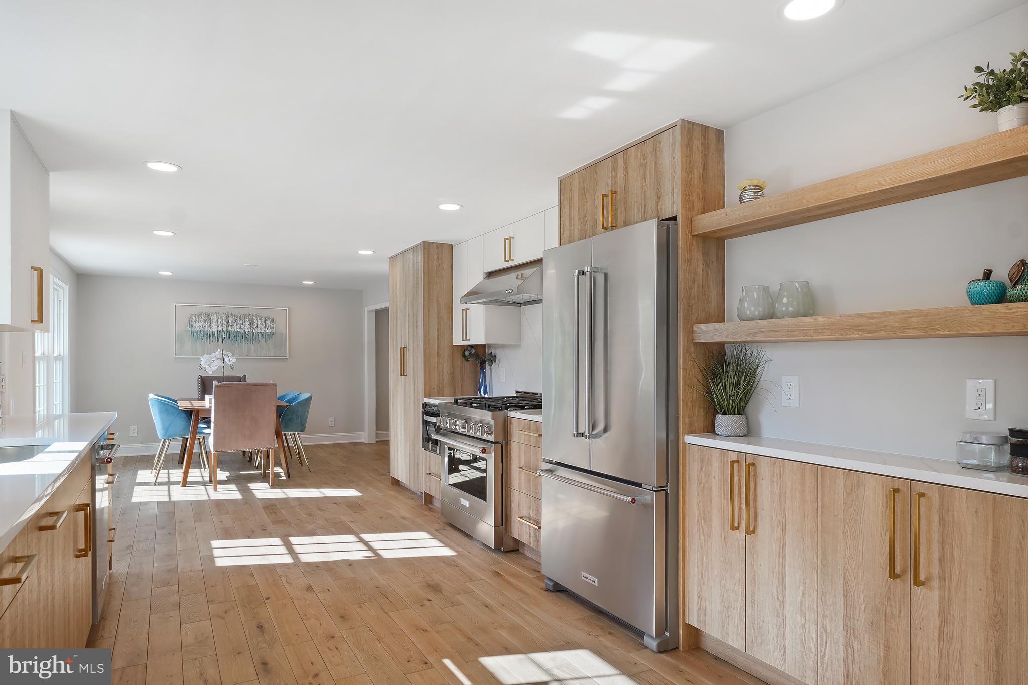 MONTGOMERY SQUARE - Residential