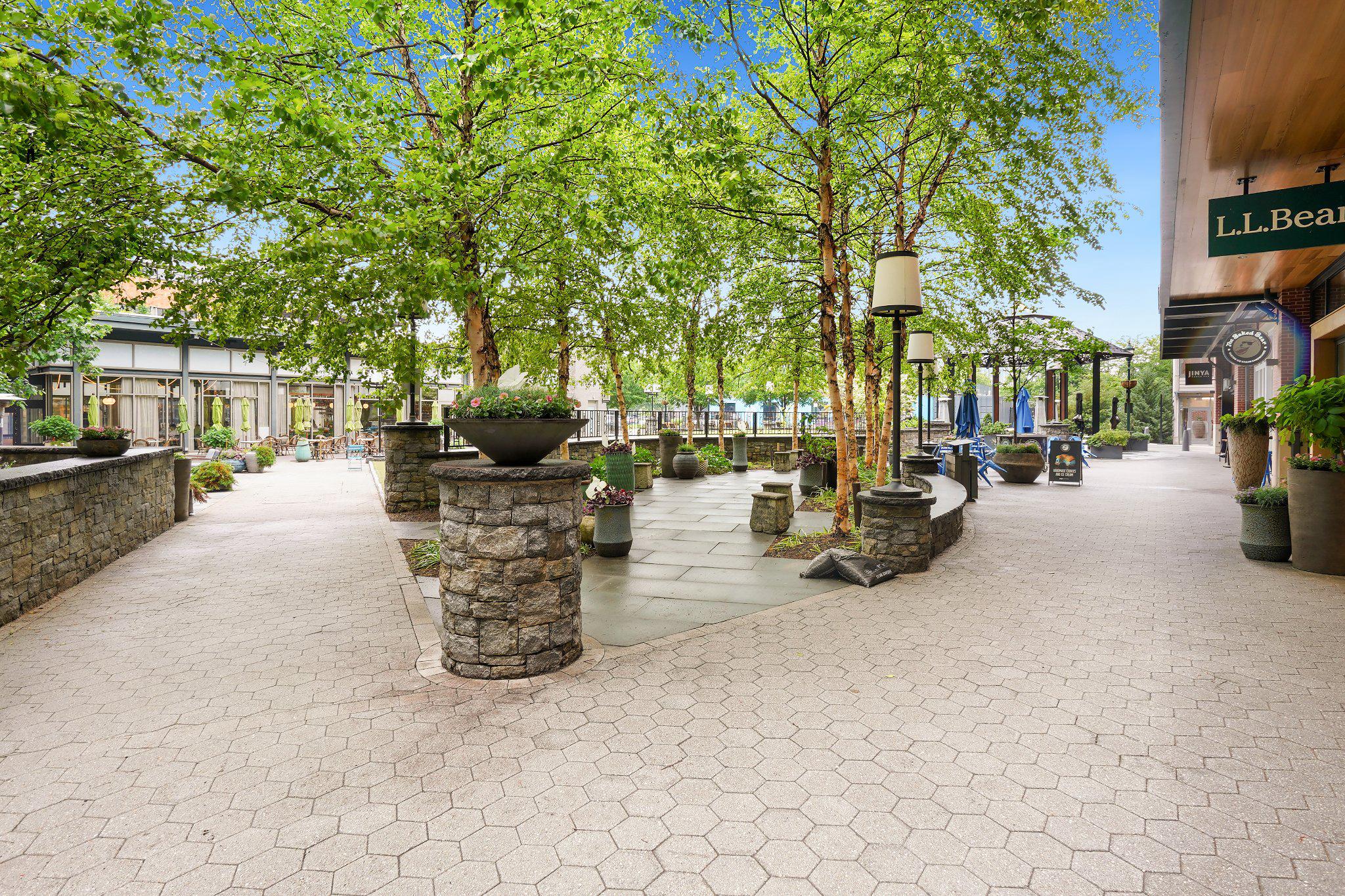 MONTGOMERY SQUARE - Residential