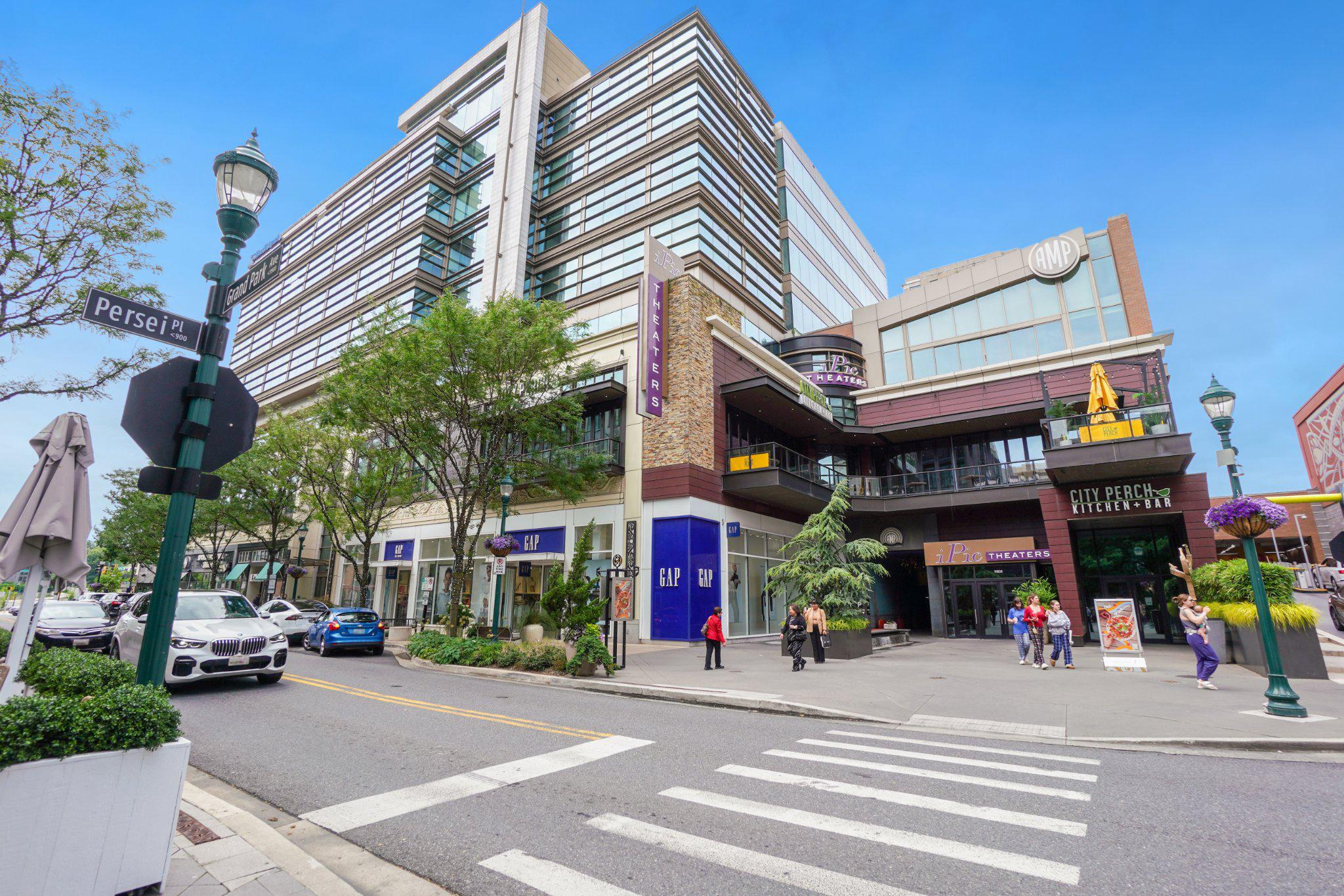 MONTGOMERY SQUARE - Residential